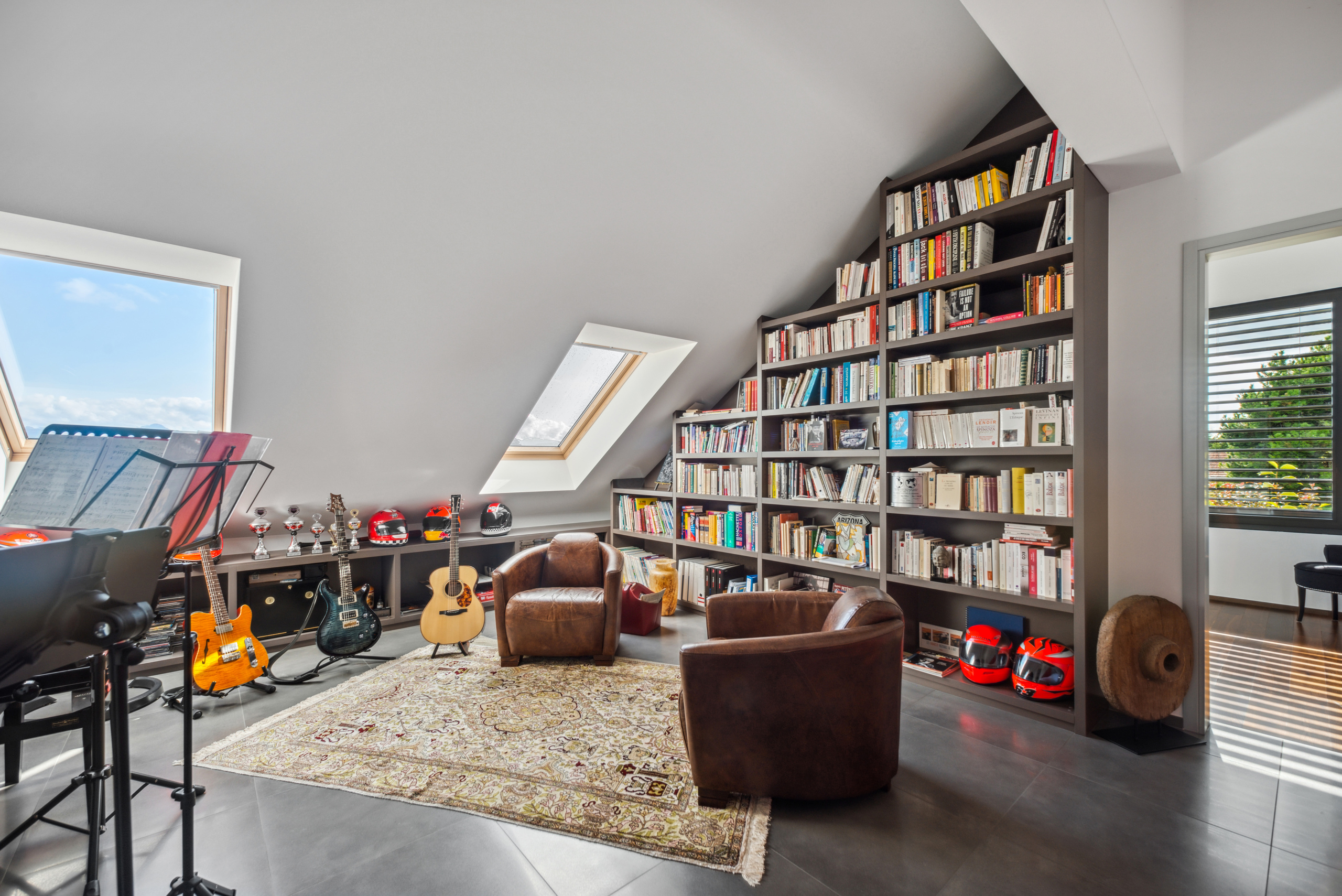 Bibliothèque dans les combles Bibliothèque dans les combles