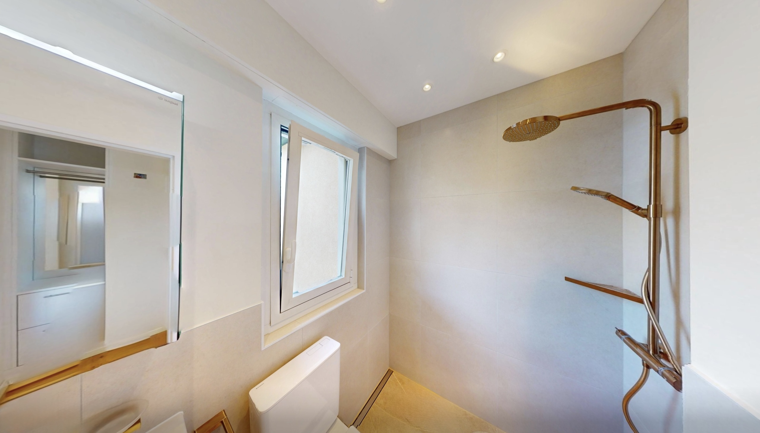 Interior view 9