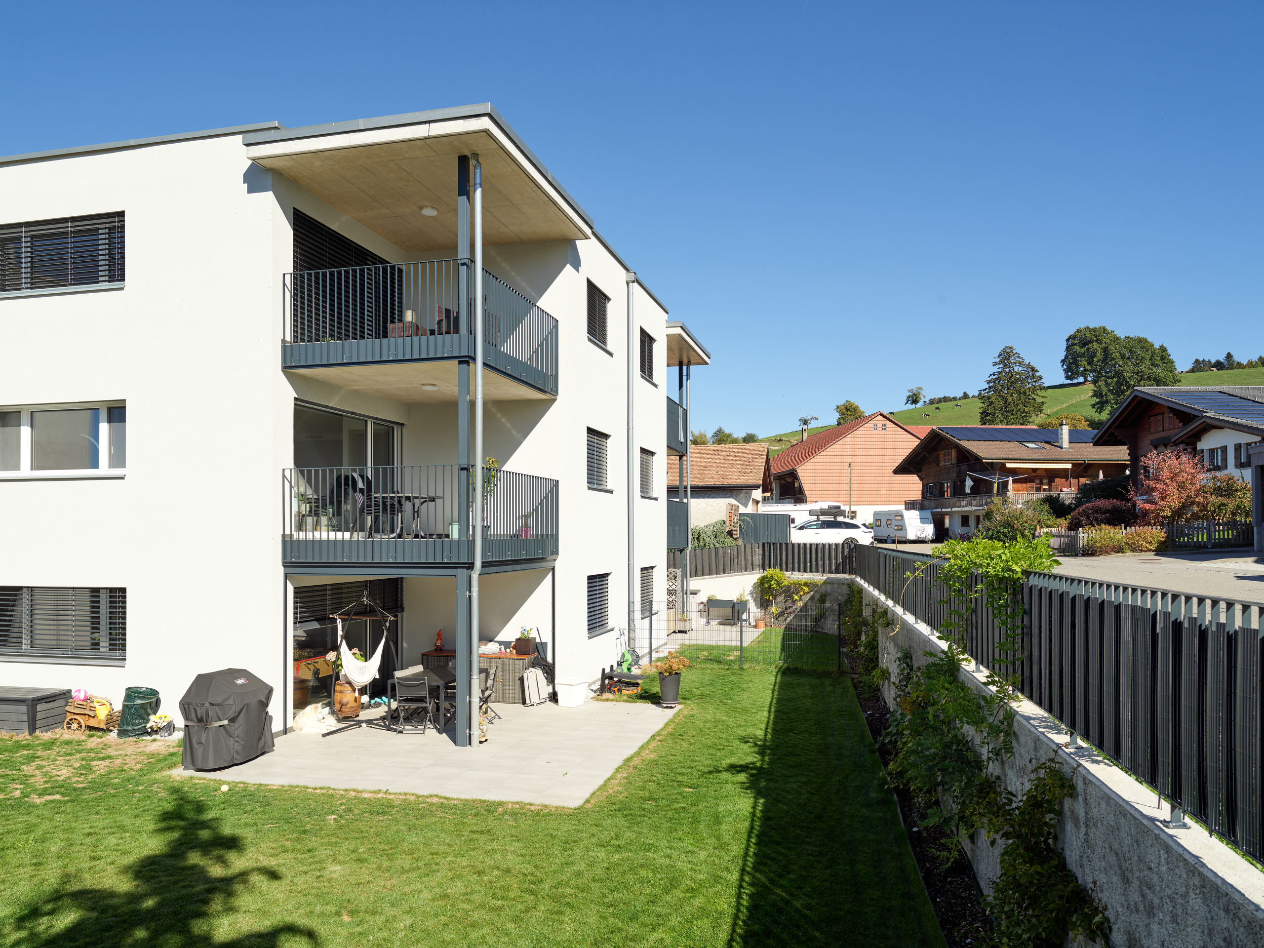 Exterior view 4