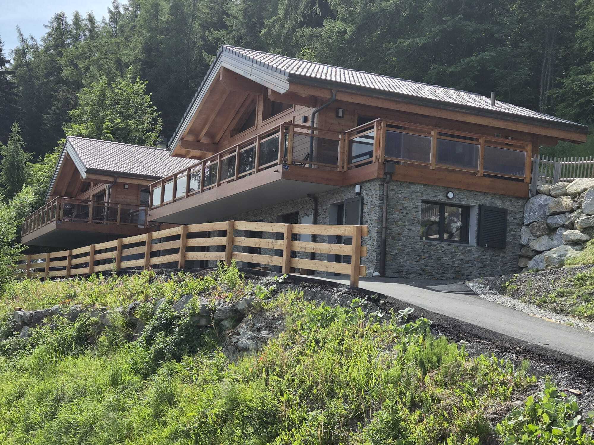Exterior view 4