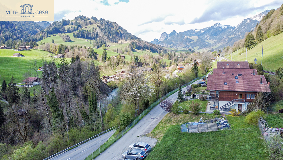 Bauparzelle mit Blick Richtung Zweisimmen