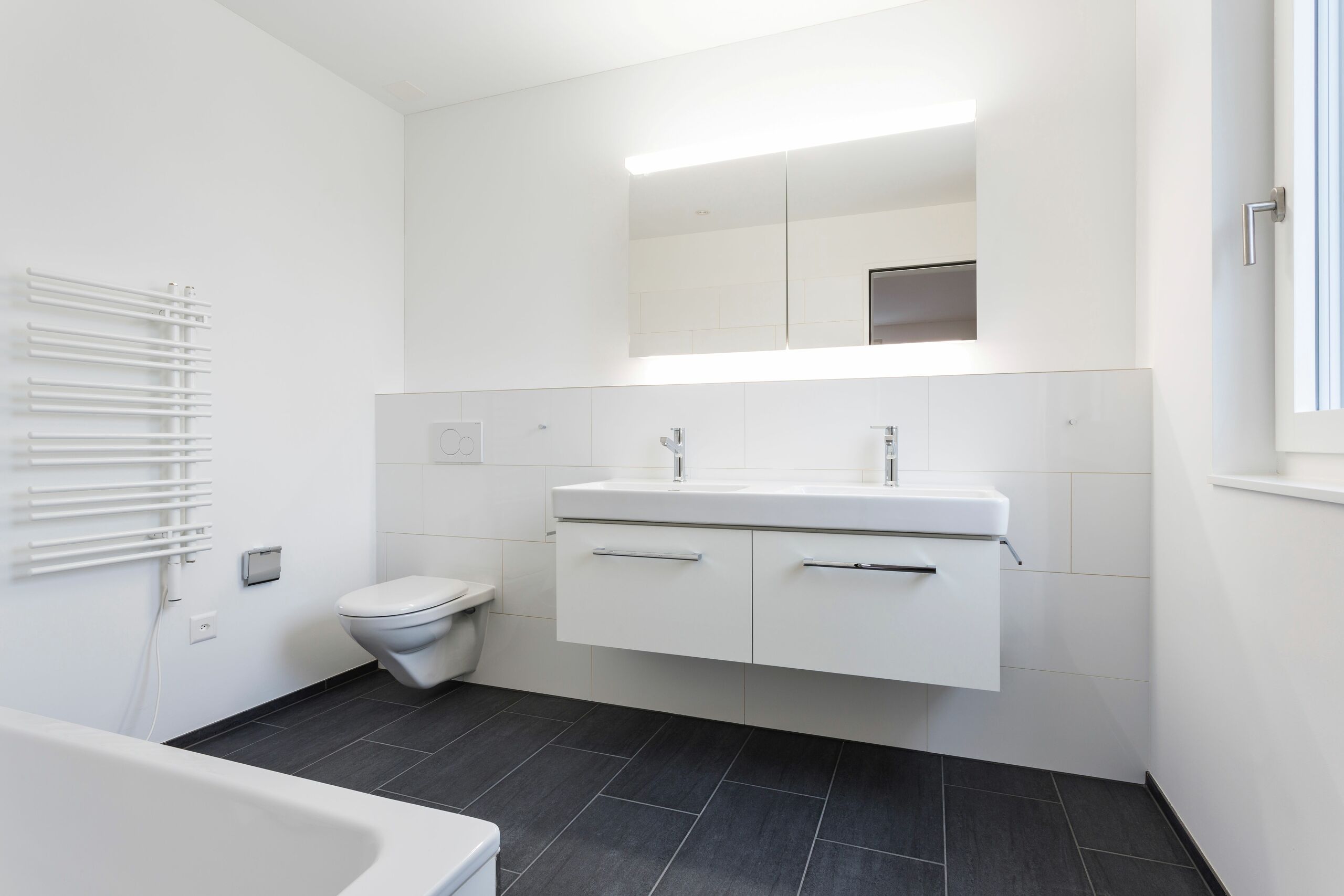 Badezimmer mit Wanne Badezimmer mit Wanne