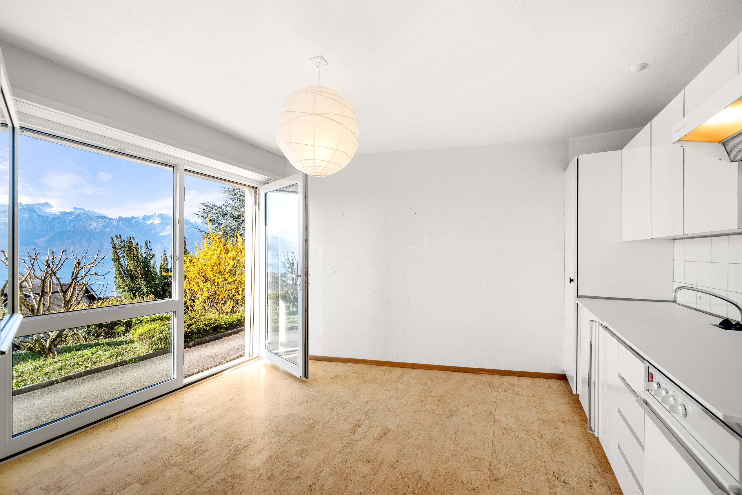 Chambre 4 (studio) Rez-inférieur Chambre 4 (studio) Rez-inférieur