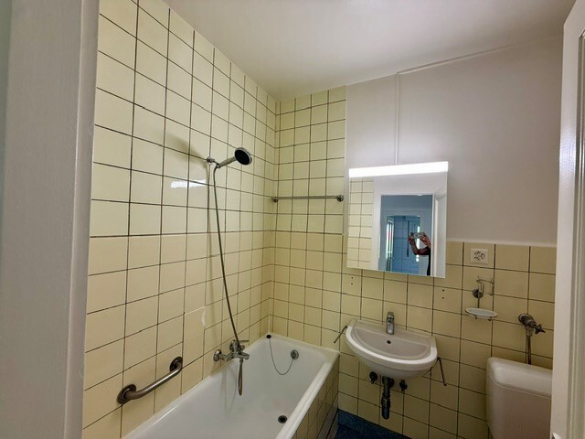 Interior view 4