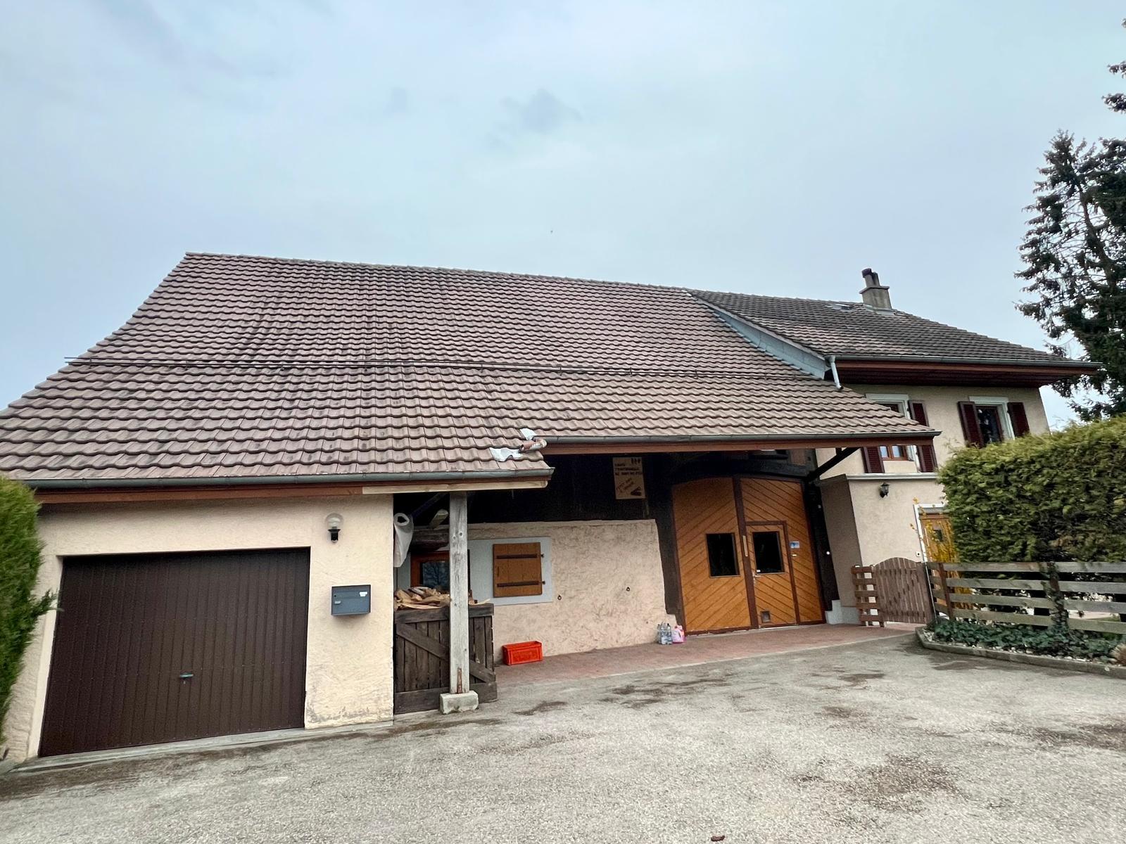 Vue extérieure devant la maison