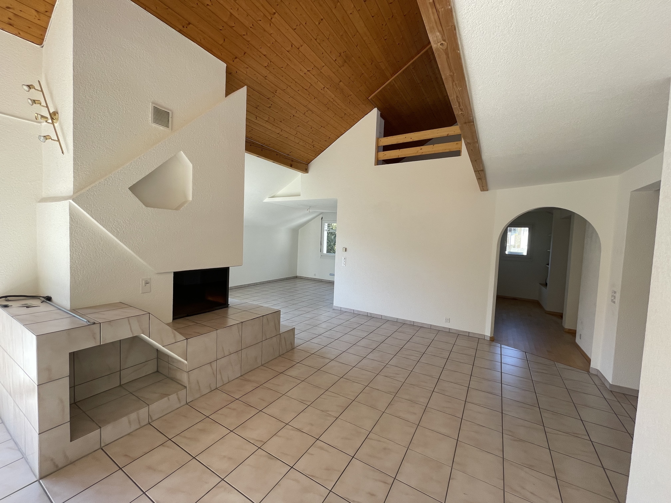 Wohn-/Esszimmer mit Cheminee Wohn-/Esszimmer mit Cheminee