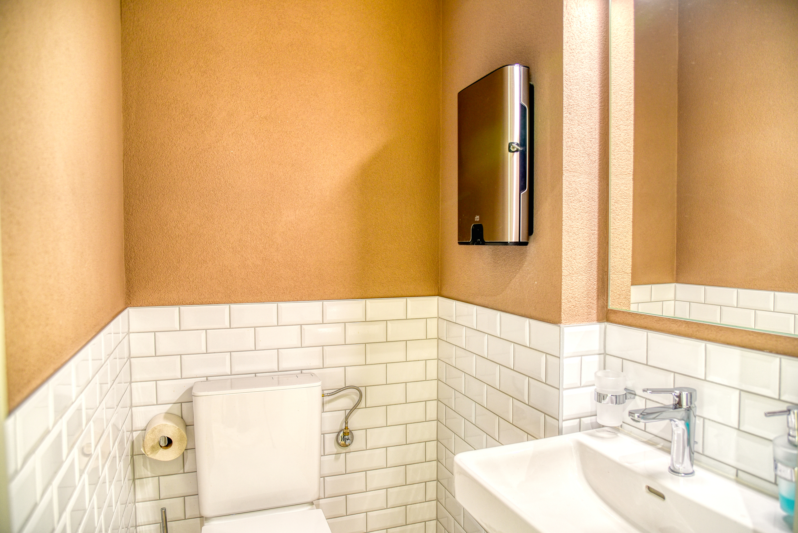 Local commercial Chalais - WC visiteurs