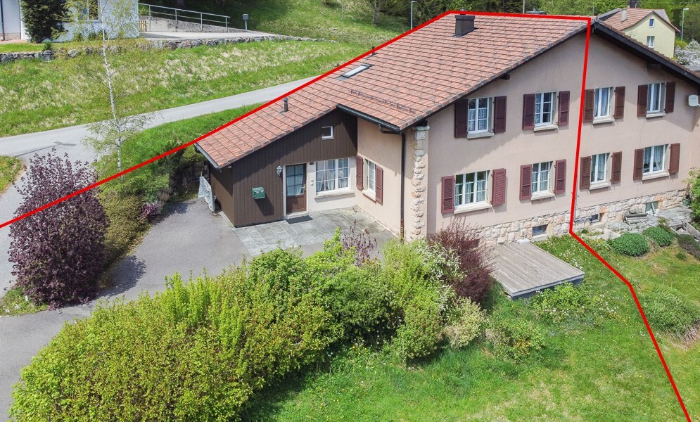 Vue aérienne sur la maison mitoyenne 