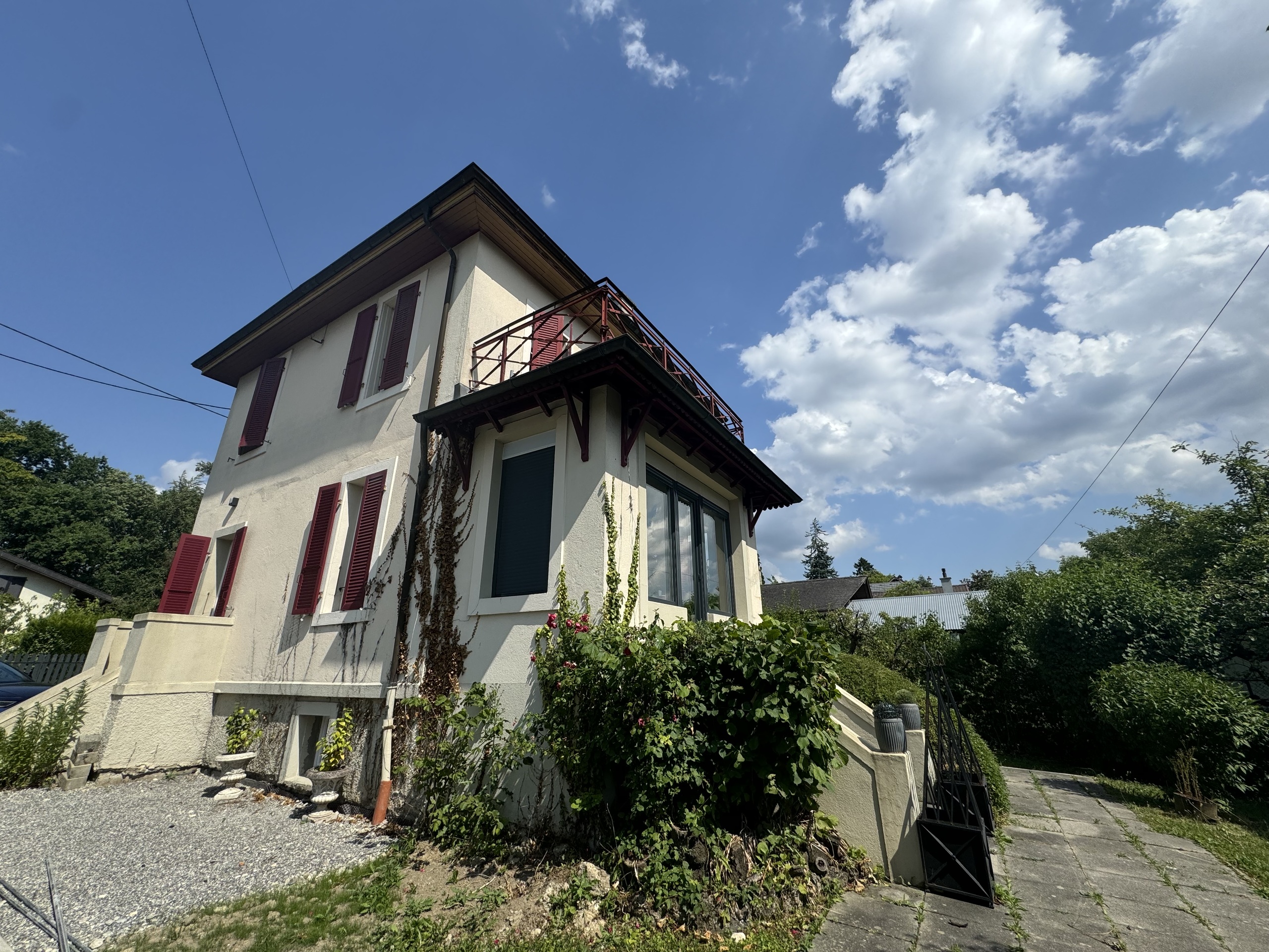 Exterior view 2