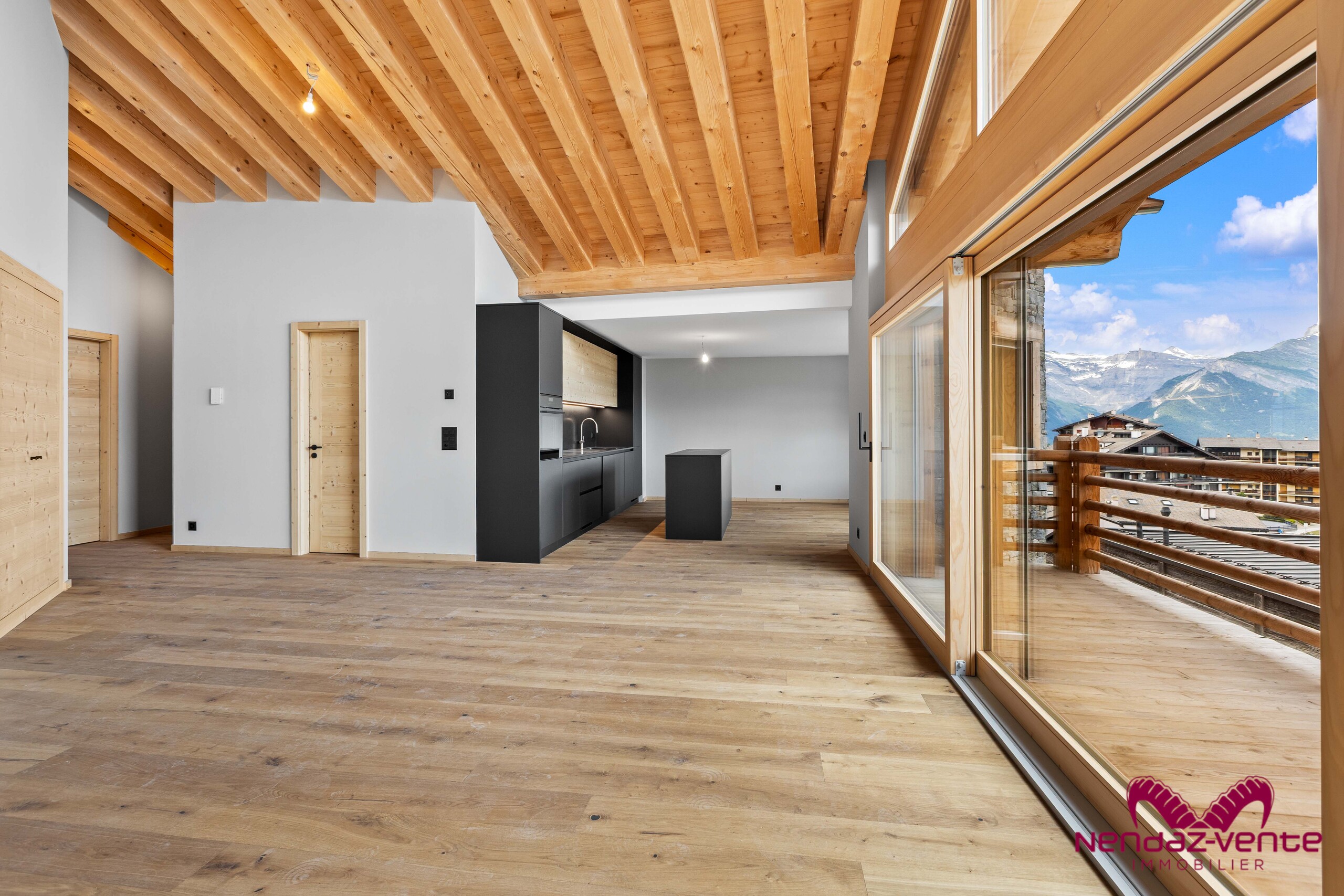 Interior view 6