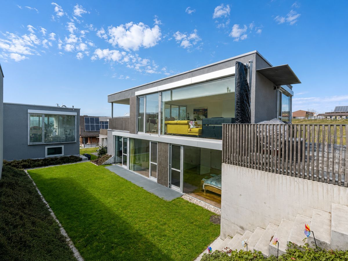 Firstview