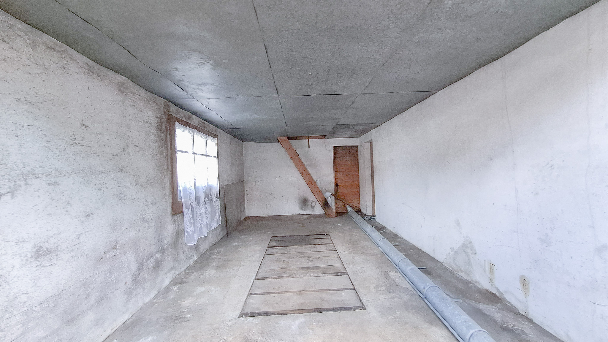 Maison attenante - local 