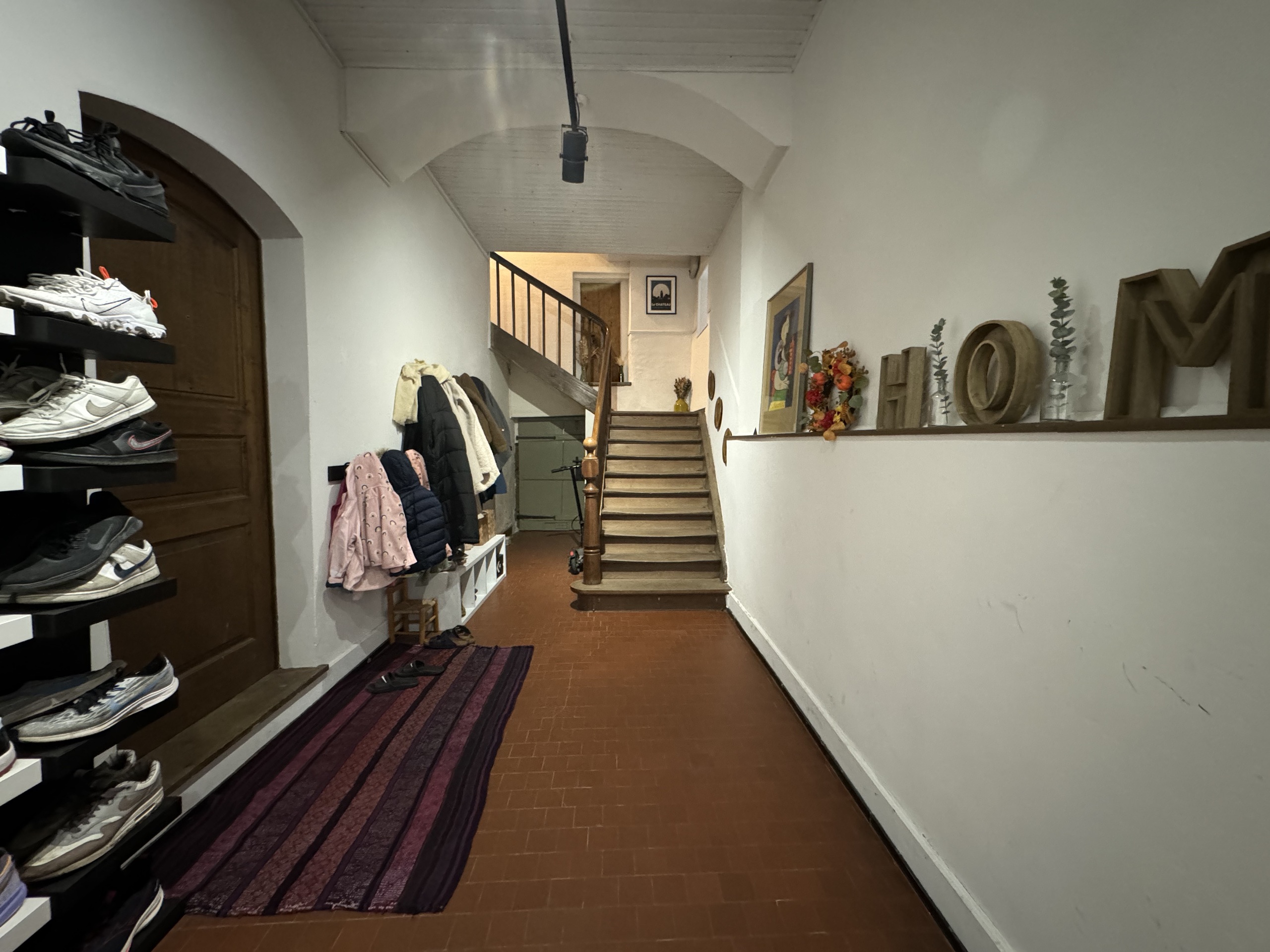 Interior view 23