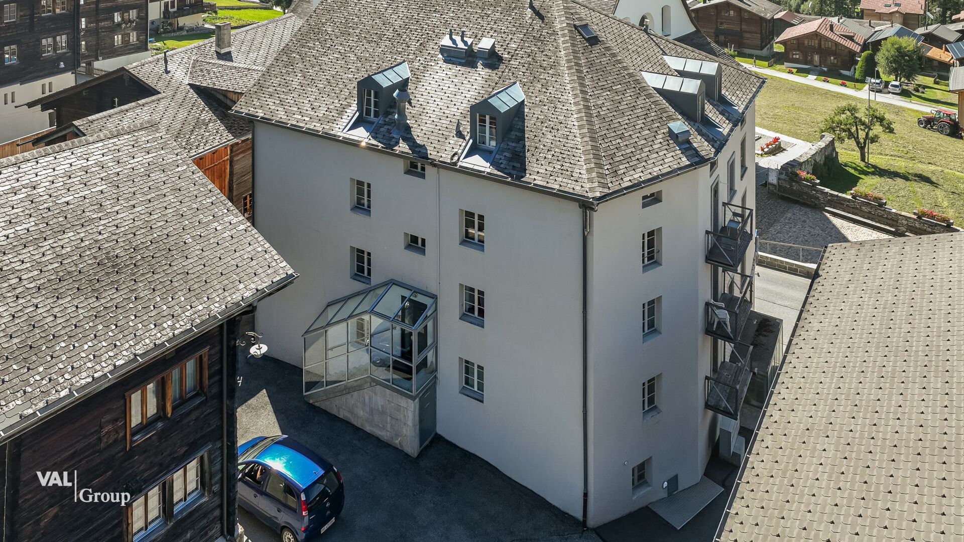 Photo 1