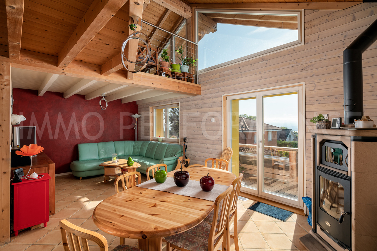 Séjour-salle à manger avec poêle