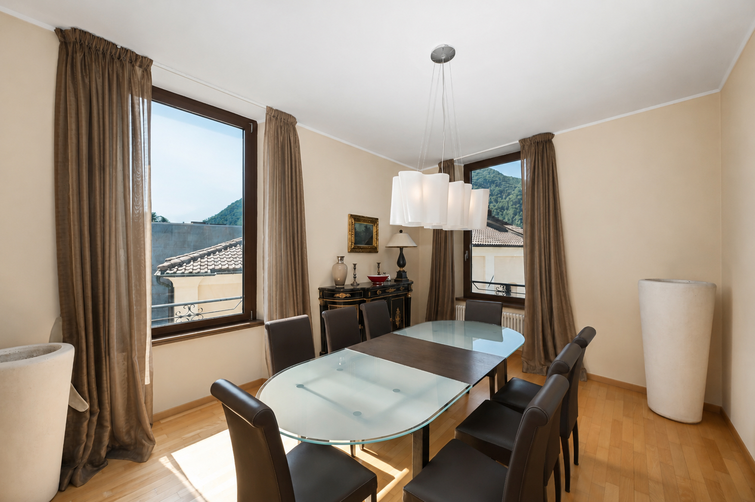 Interior view 7