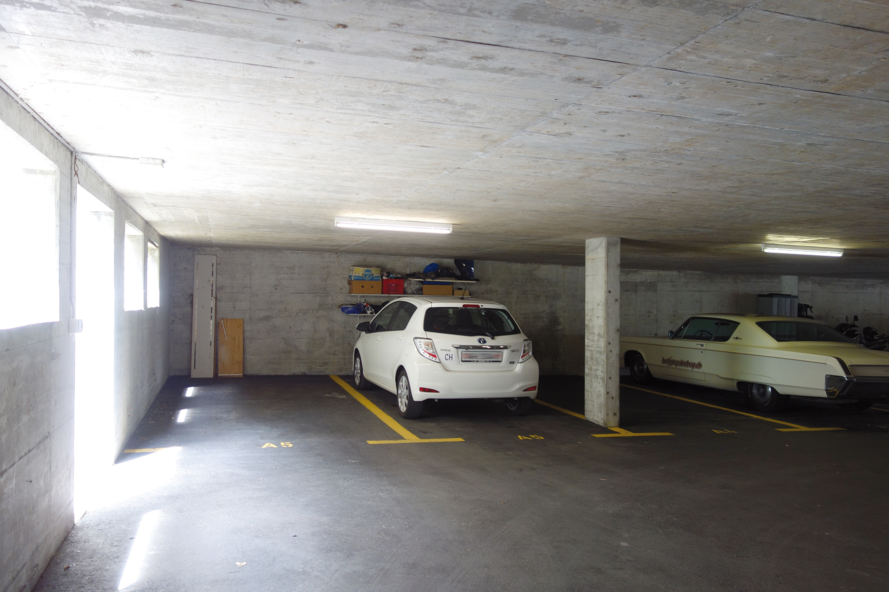 2 bequeme Tiefgaragenplätze 2 bequeme Tiefgaragenplätze