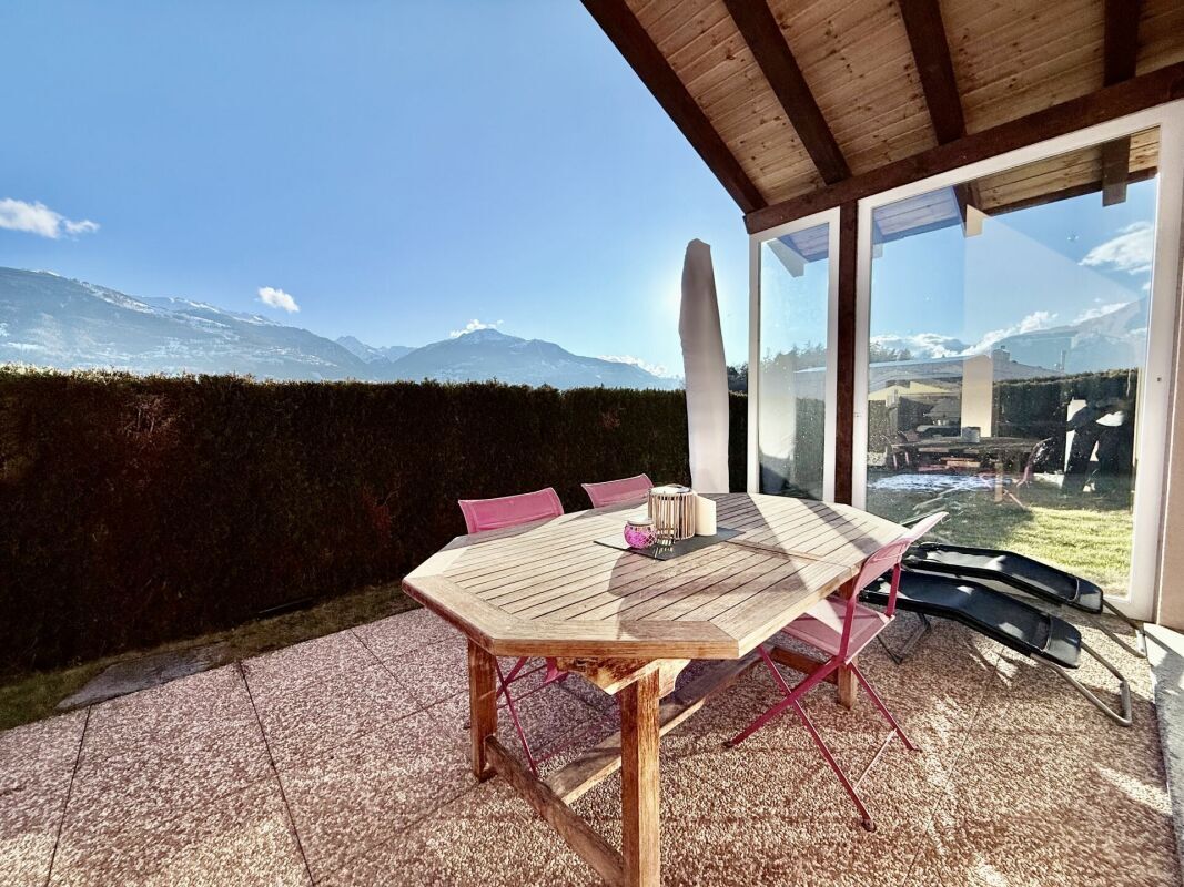 Terrasse abritée du vent Ouest