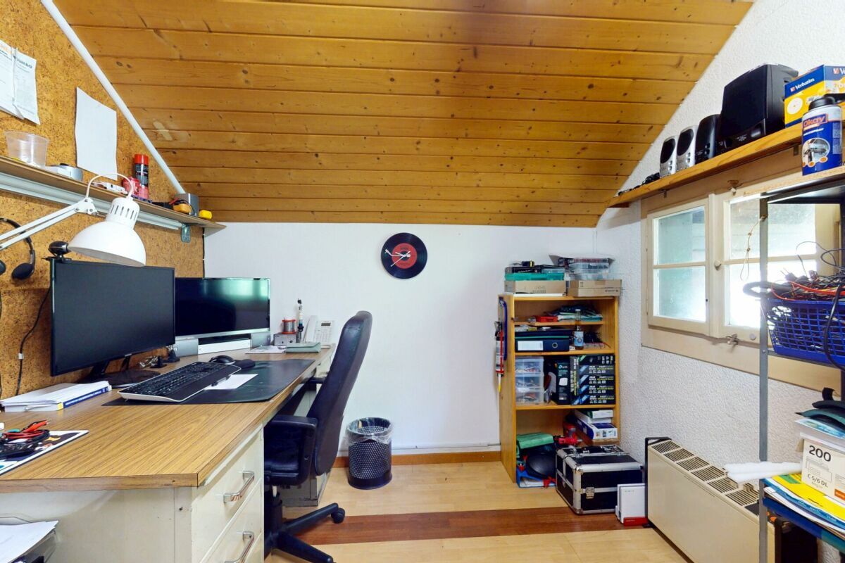 Photo 9