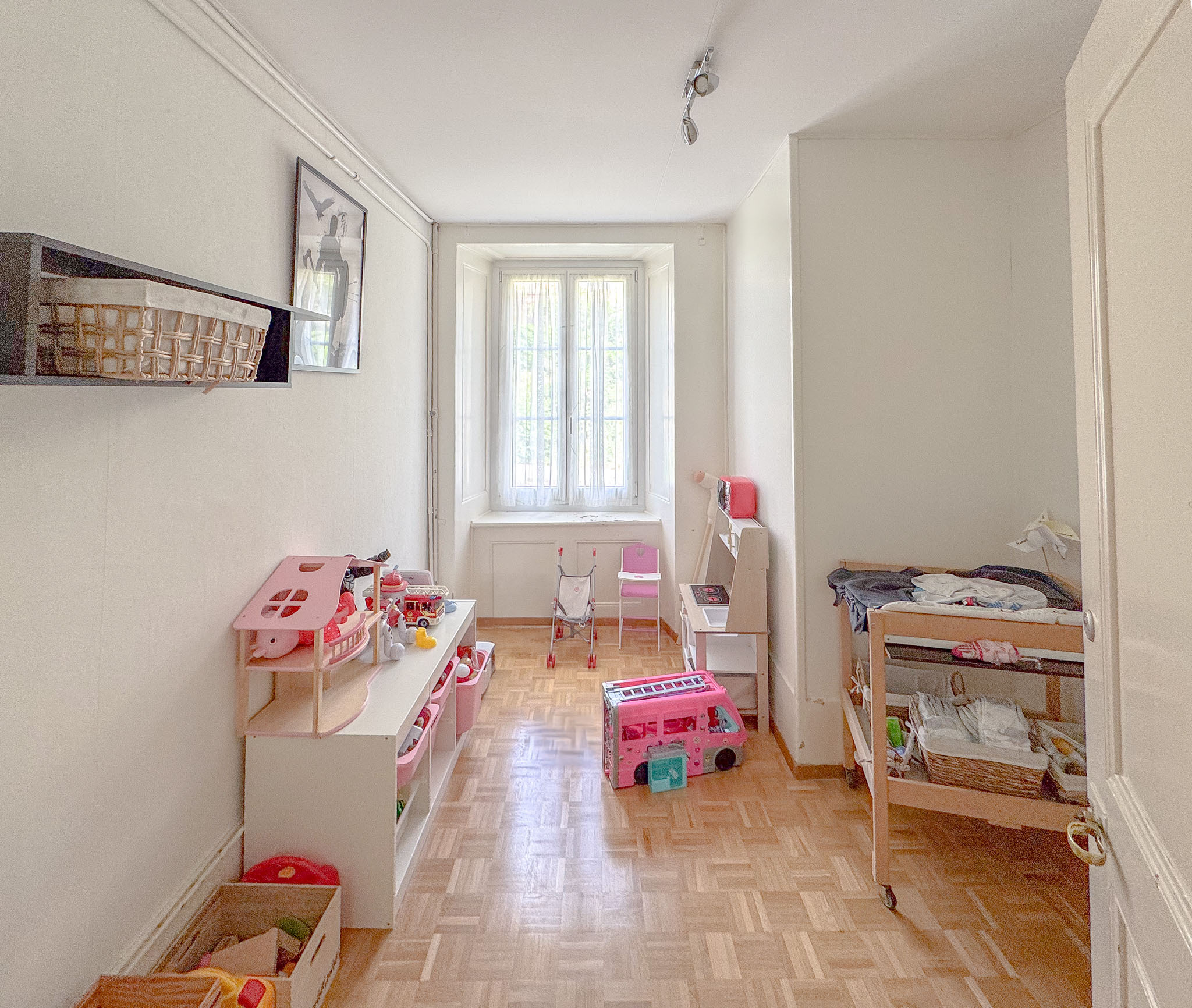 Appartement 6 pces au 1er étage - chambre no 4 Appartement 6 pces au 1er étage - chambre no 4