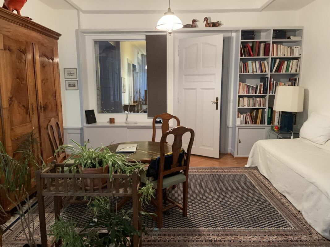 vue arrière du petit salon