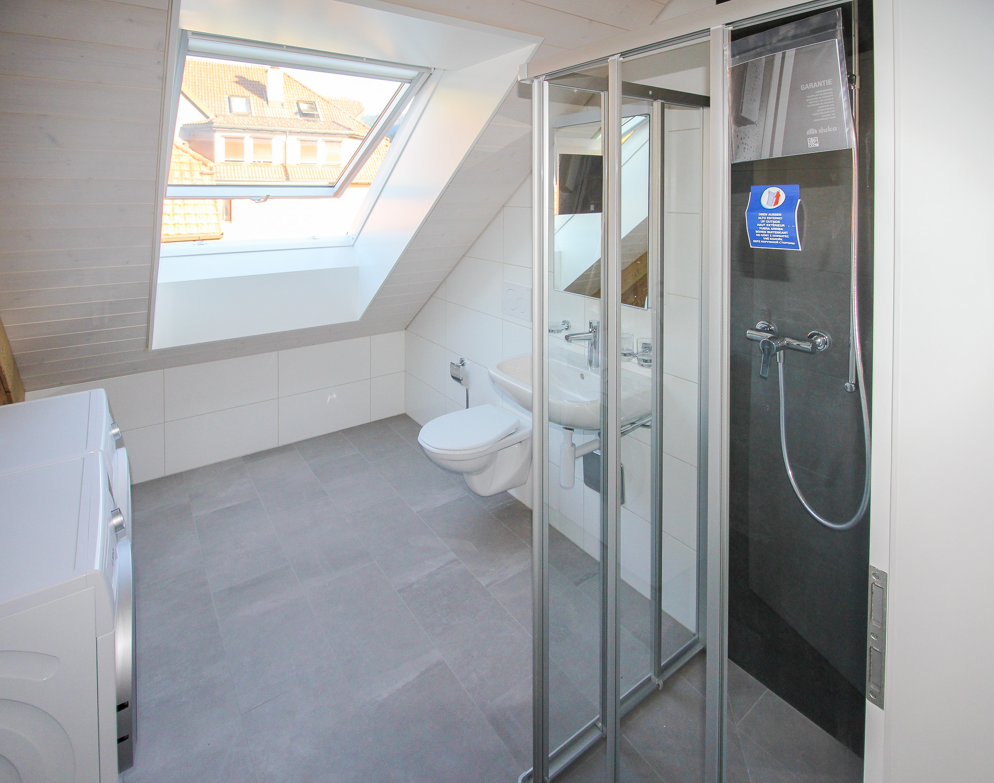 Salle d'eau avec colonne de lavage Salle d'eau avec colonne de lavage