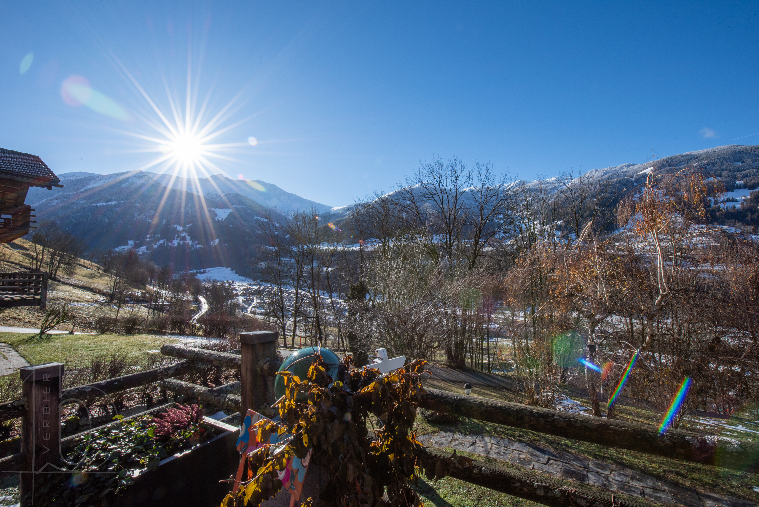 Vue extérieure balcon avec panorama montagne – Chalet La Tsombe à vendre Verbier