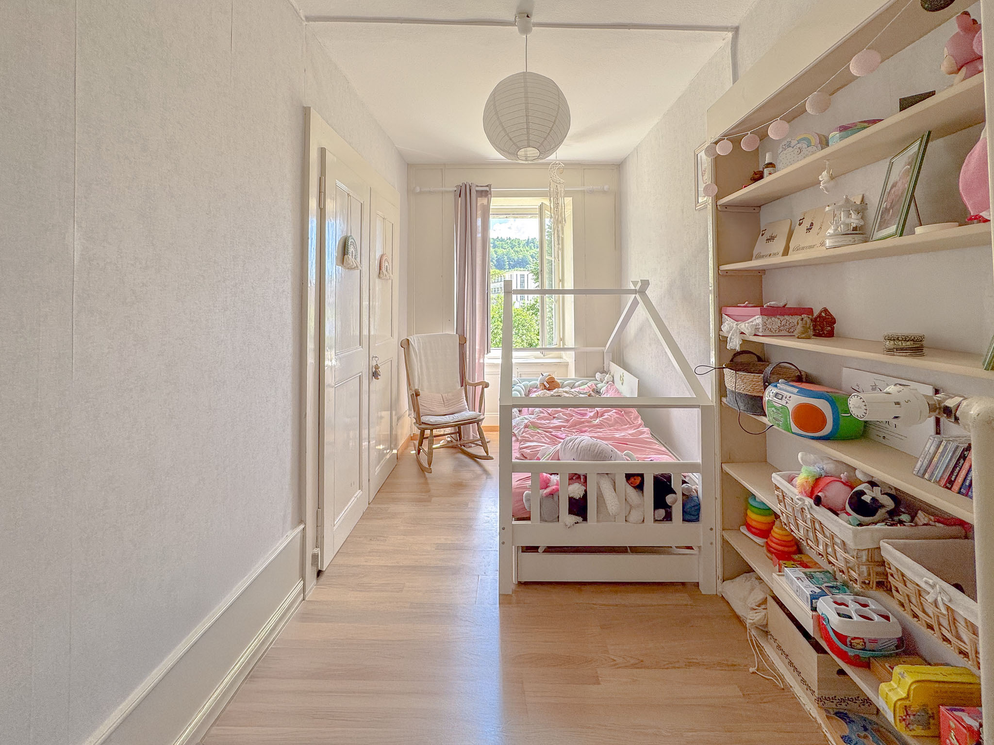 Appartement 6 pces au 1er étage - chambre no 3 Appartement 6 pces au 1er étage - chambre no 3