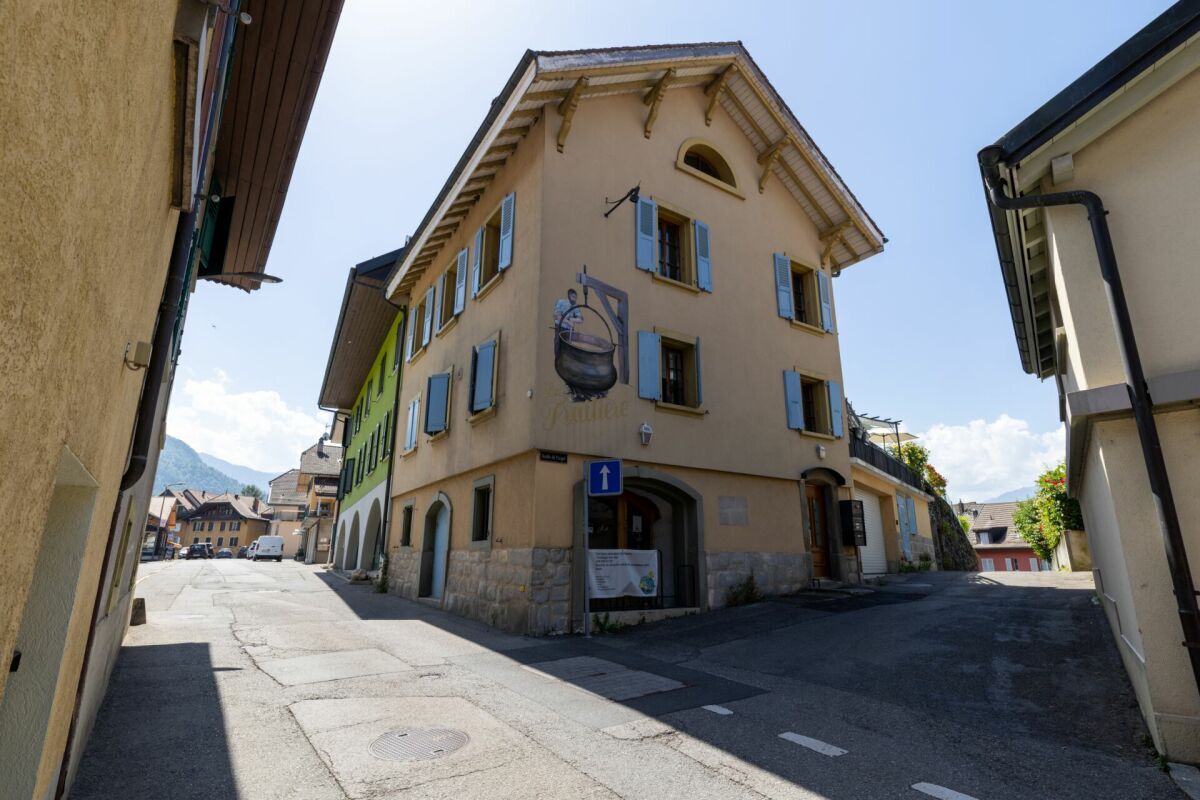 Photo 2