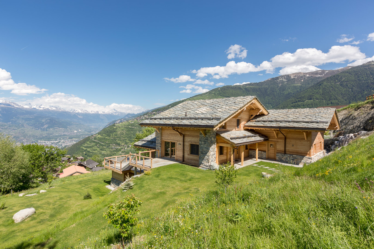 Chalet Spitzenqualität Verkauf Bewilligung Zweitwohnung 4 Vallées Nendaz-Vente Immobilier ruhige sonnige Lage Holzfassade Lärche Steindach
