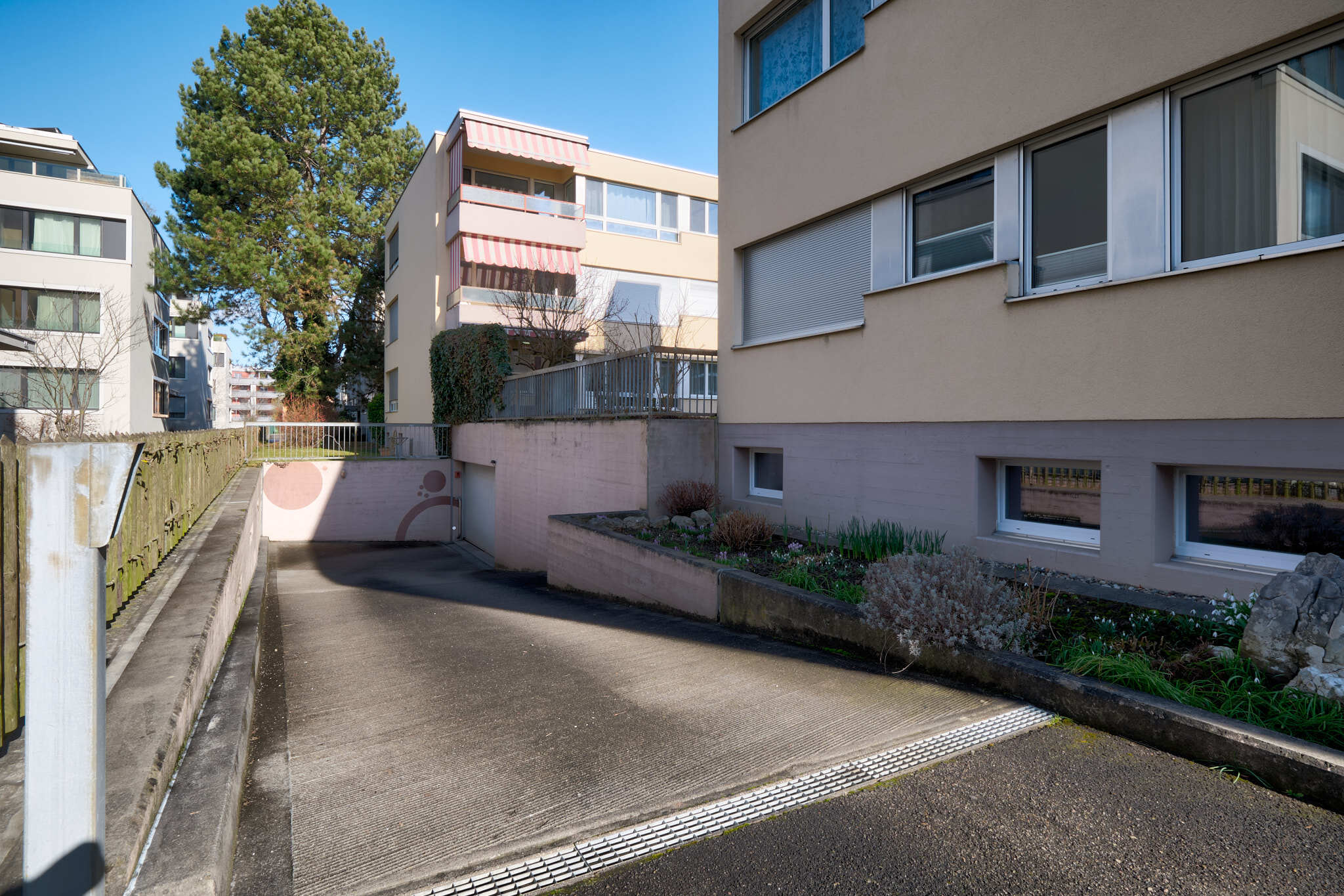 Zufahrt in die Einstellhalle