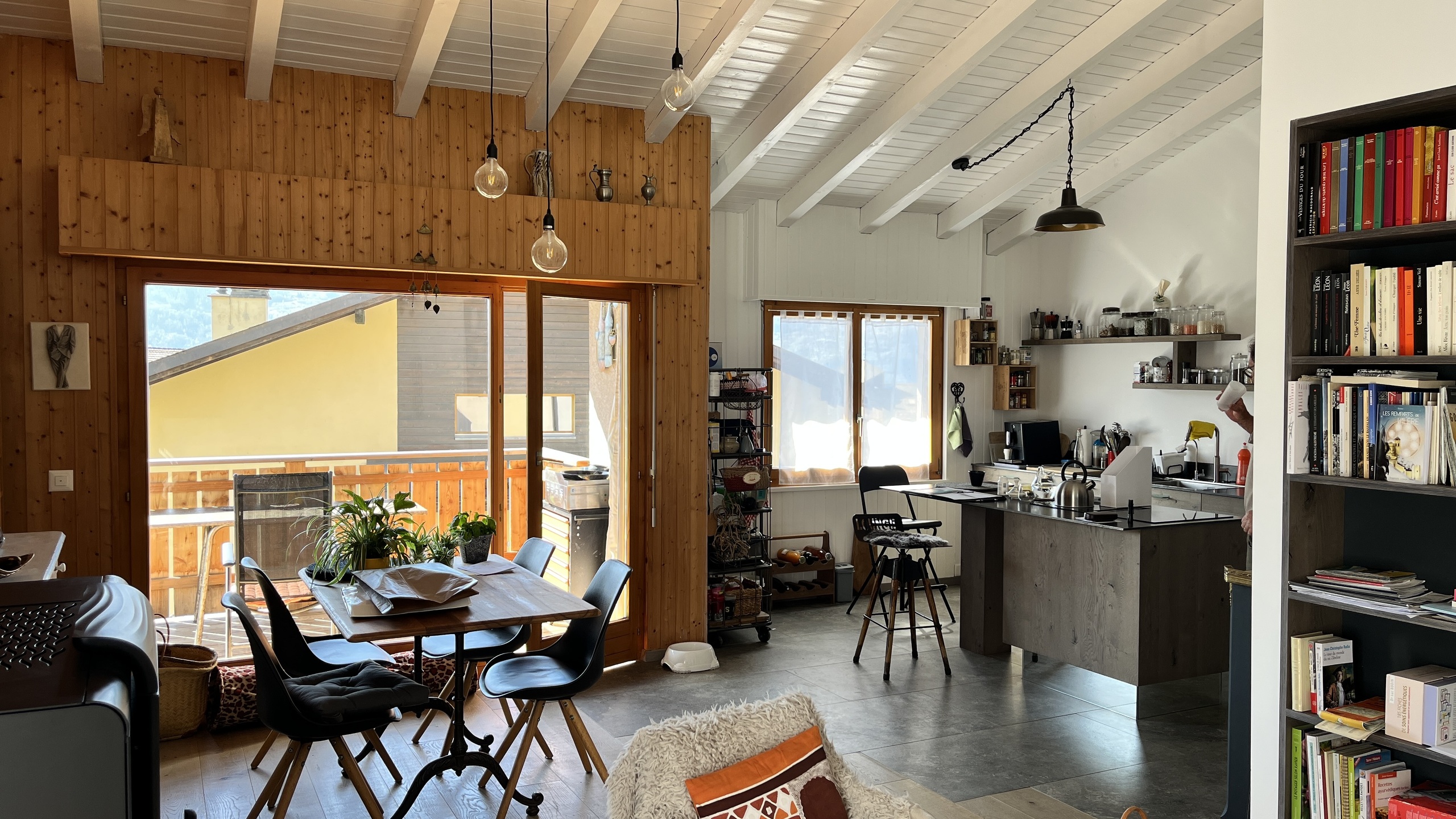 Coin à manger et cuisine Coin à manger et cuisine