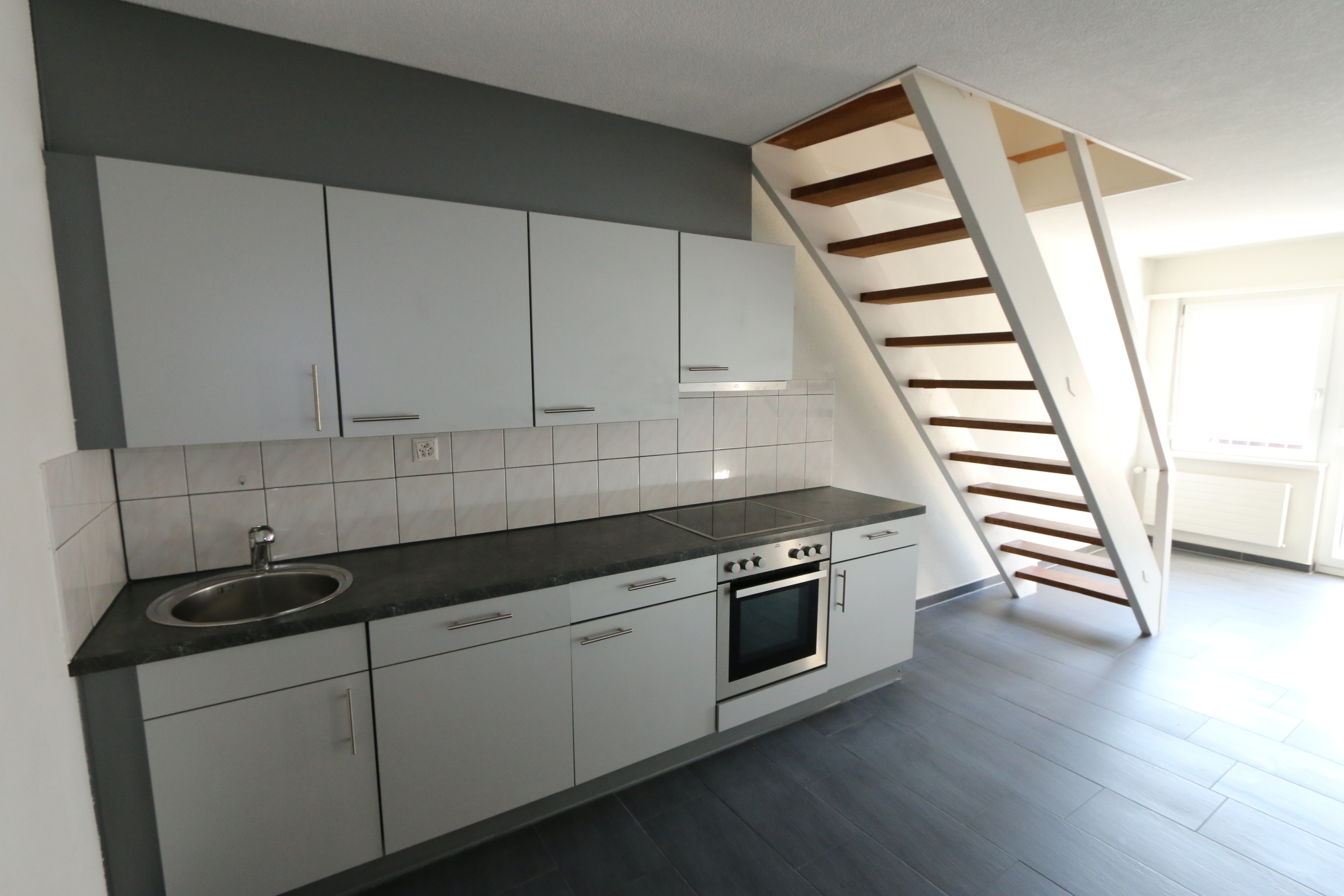 3.5 Zi. Maisonette-Wohnung 2.OG/DG, zeitgemässe Einbauküche