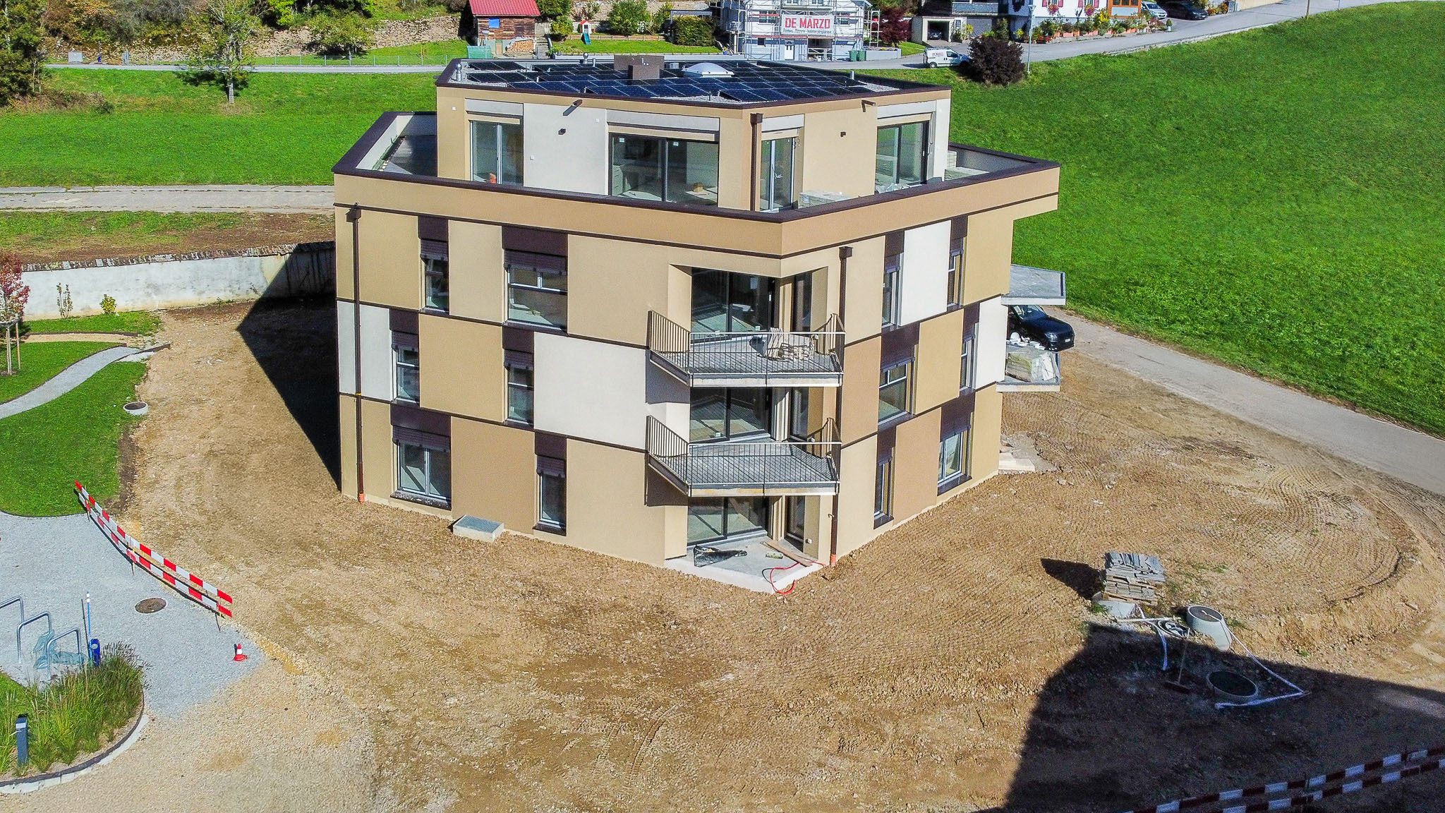 Vue sur le bâtiment B en cours de construction