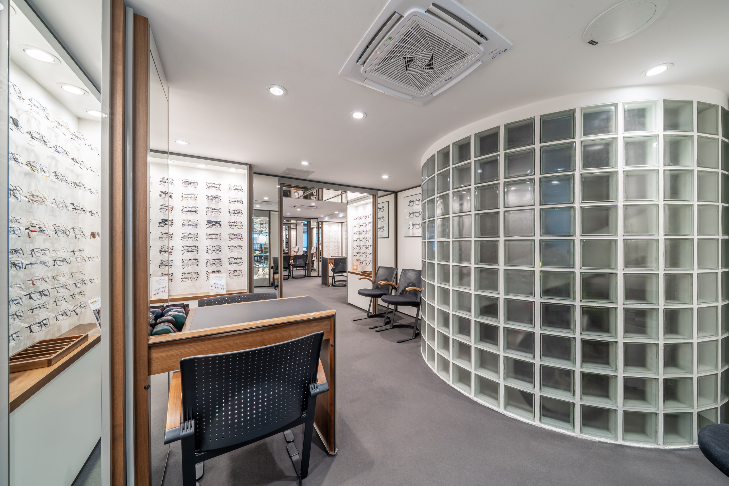 Interior view 4