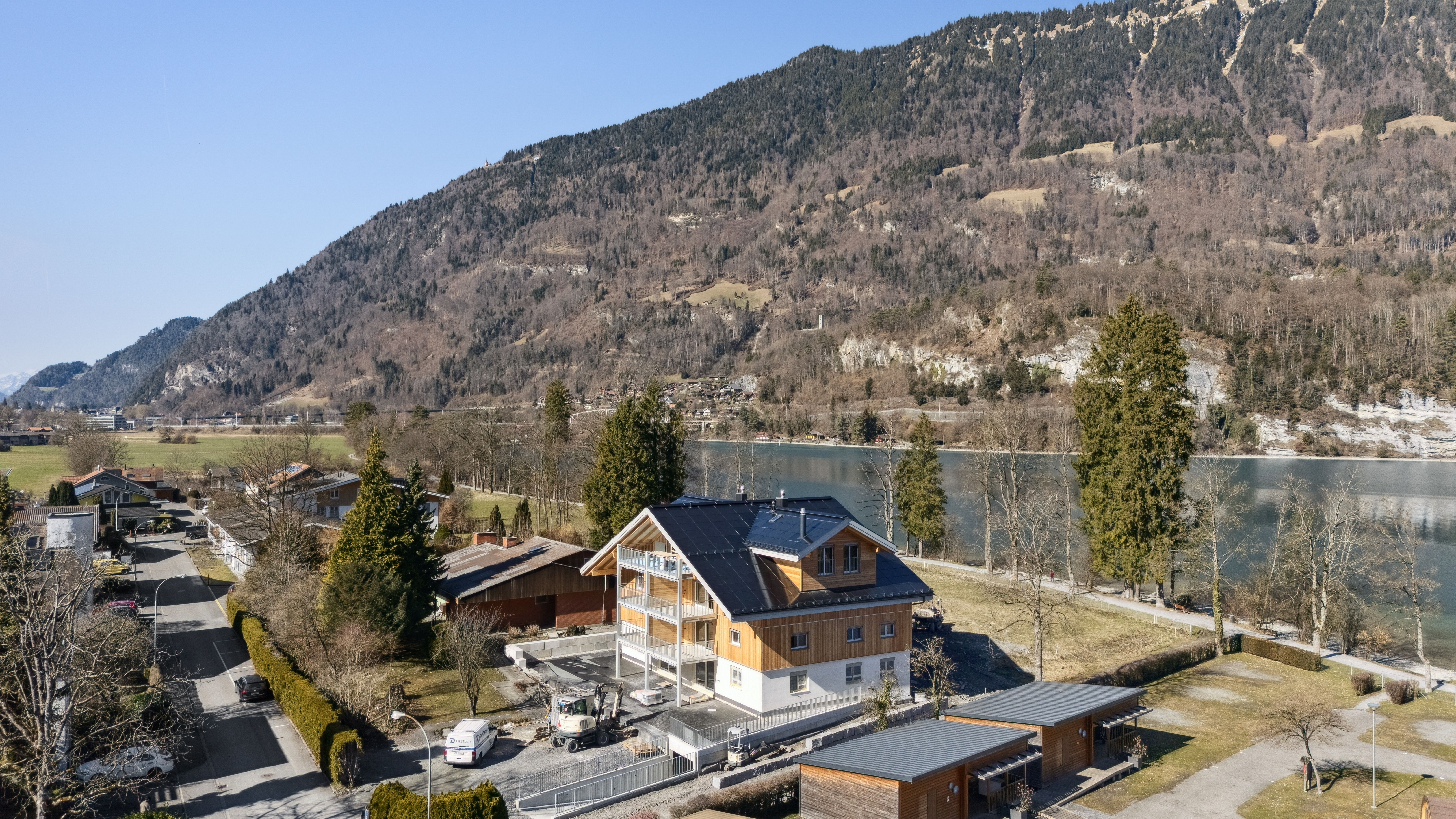 La propriété par étage au bord du lac de Brinez