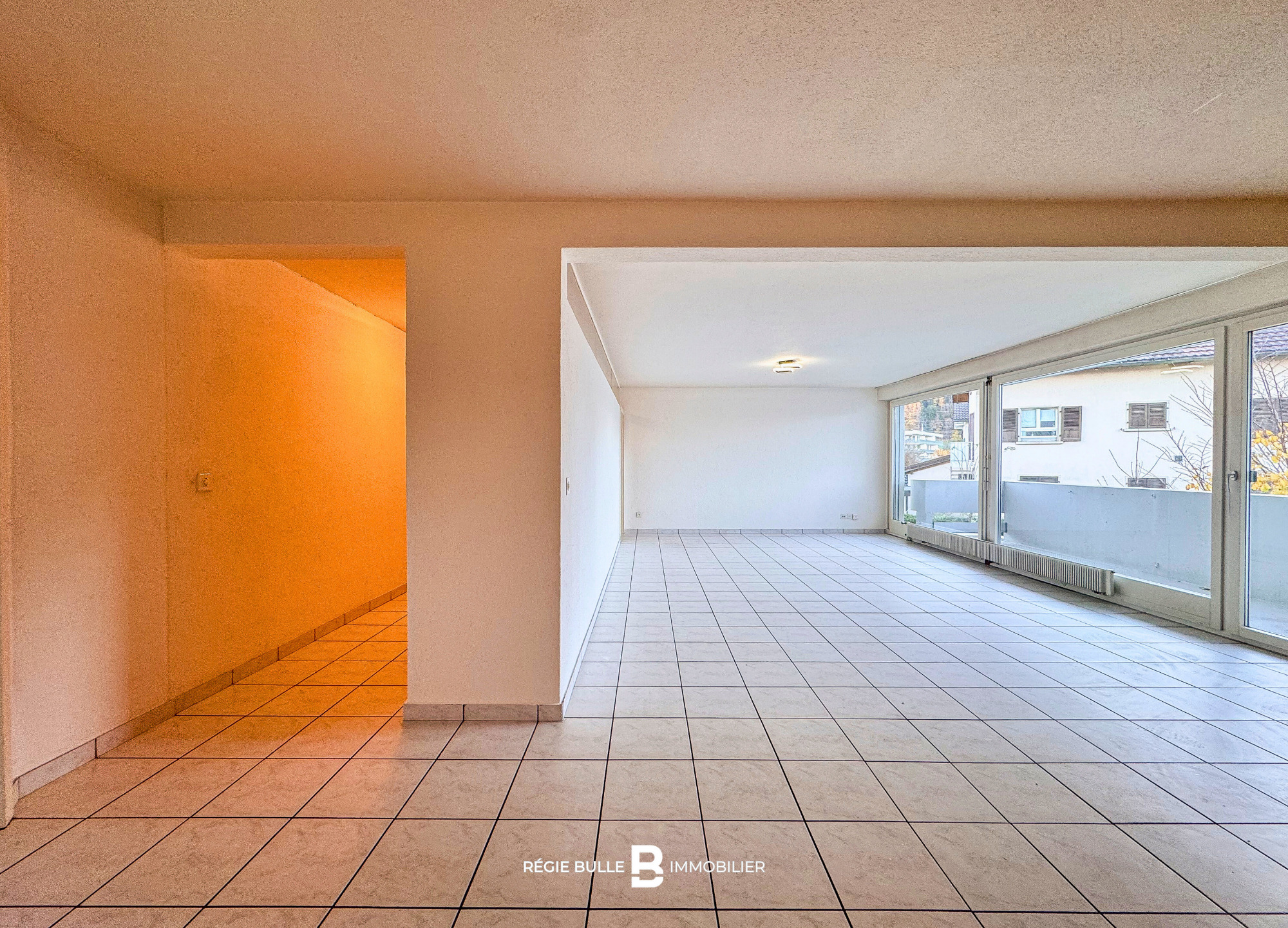 Séjour et accès partie nuit Séjour et accès partie nuit