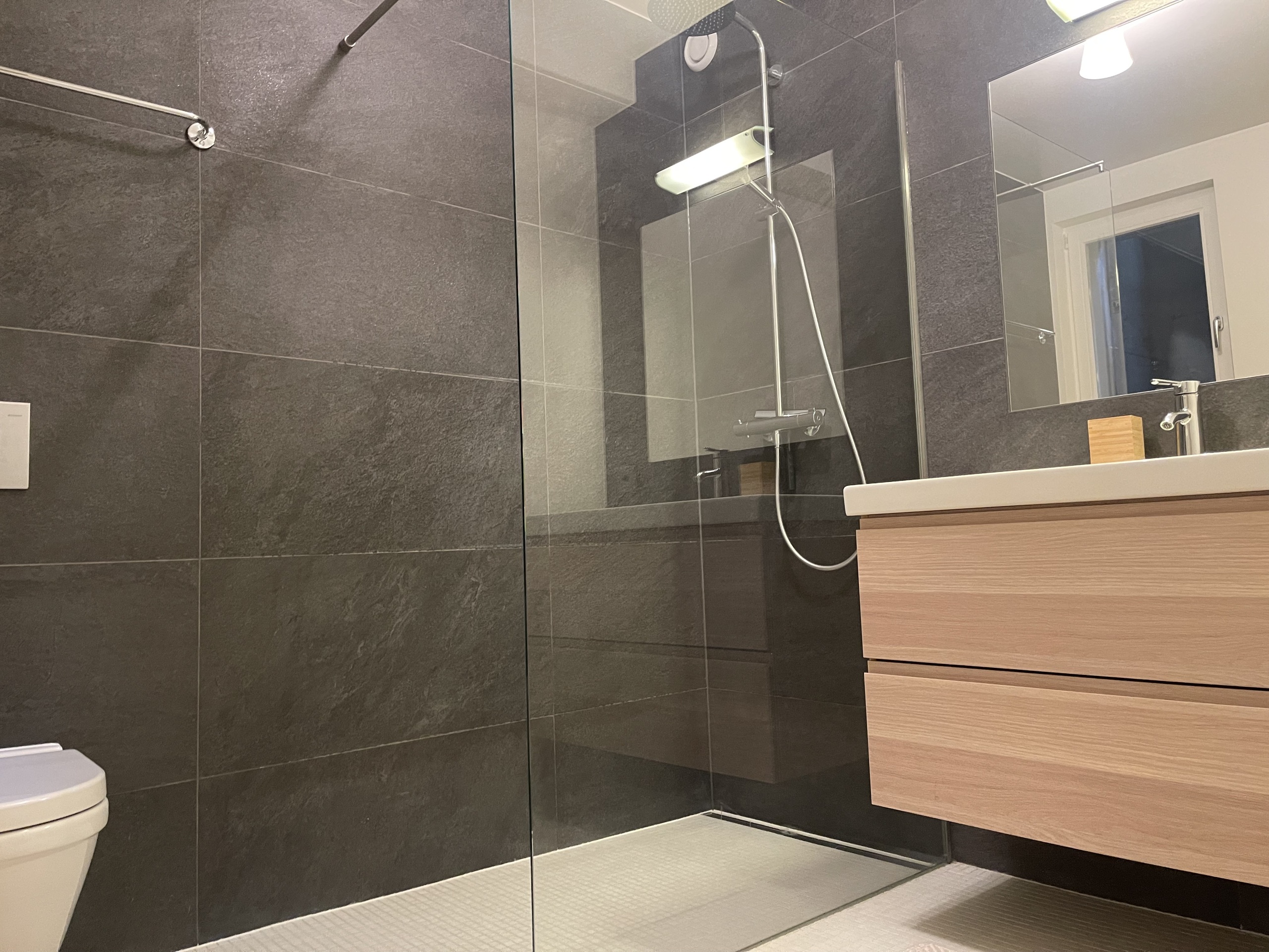 Salle de douche attenante Salle de douche attenante