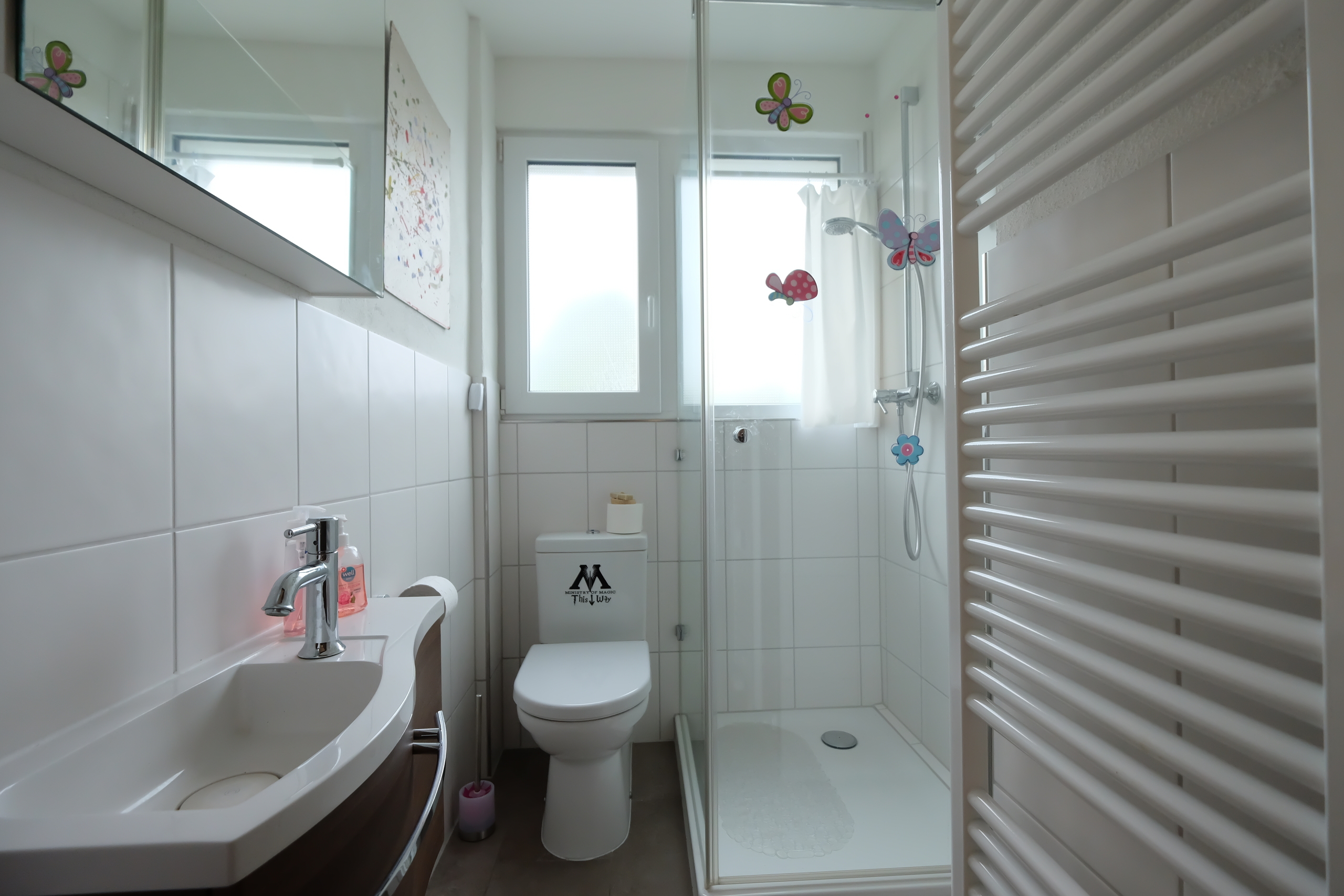 Gäste-WC mit Dusche Erdgeschoss