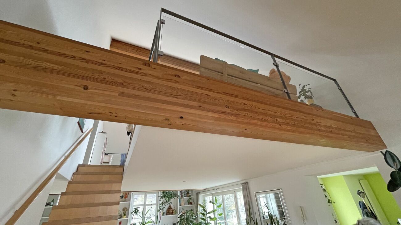 Galerie mit Schlafzimmer