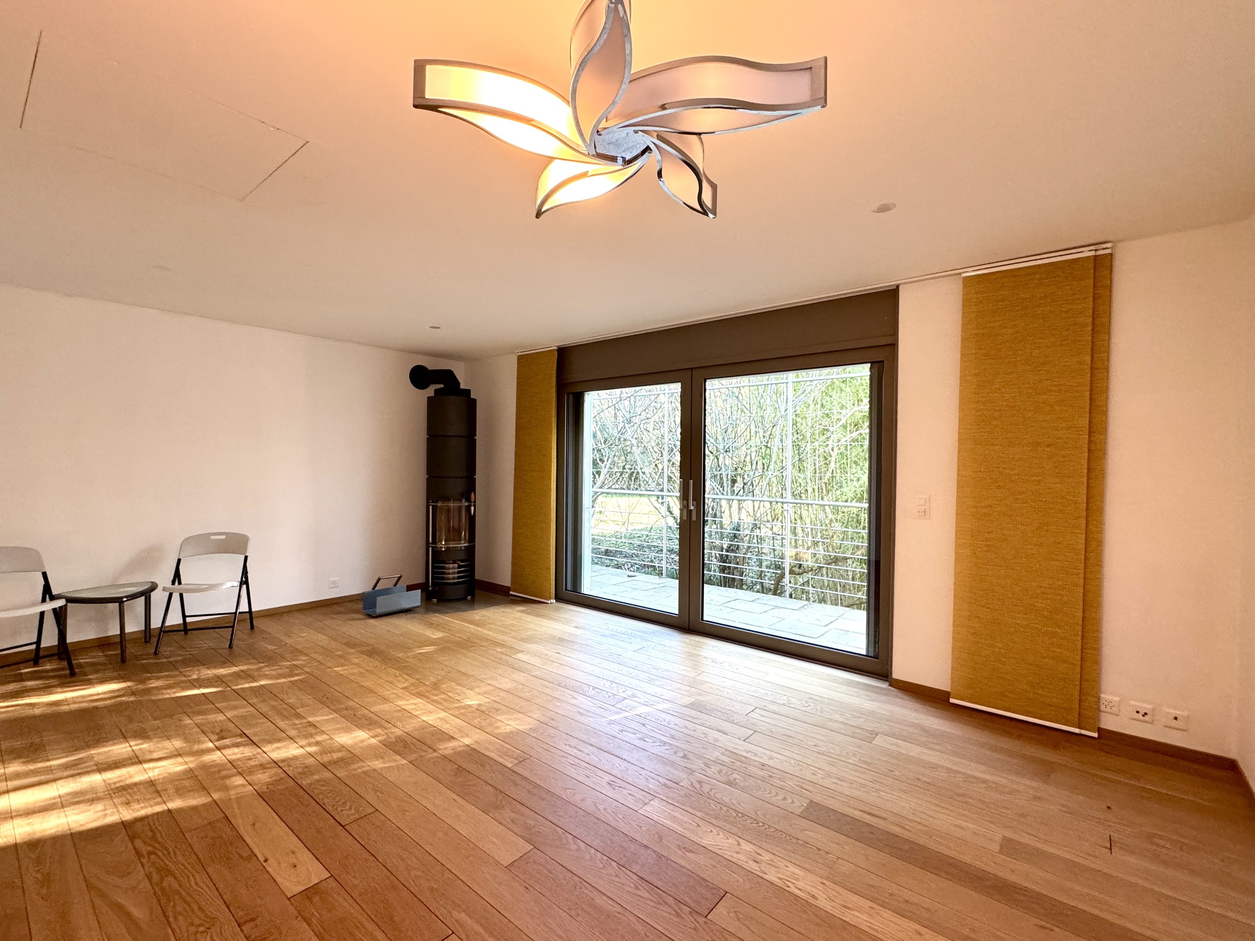 Studio indépendant avec son poêle à bois