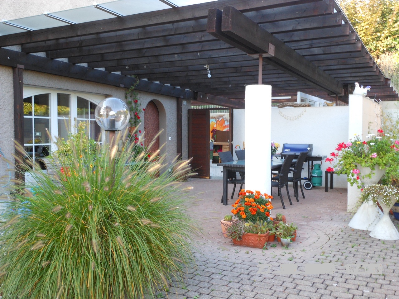 Gedeckter Eingangsbereich