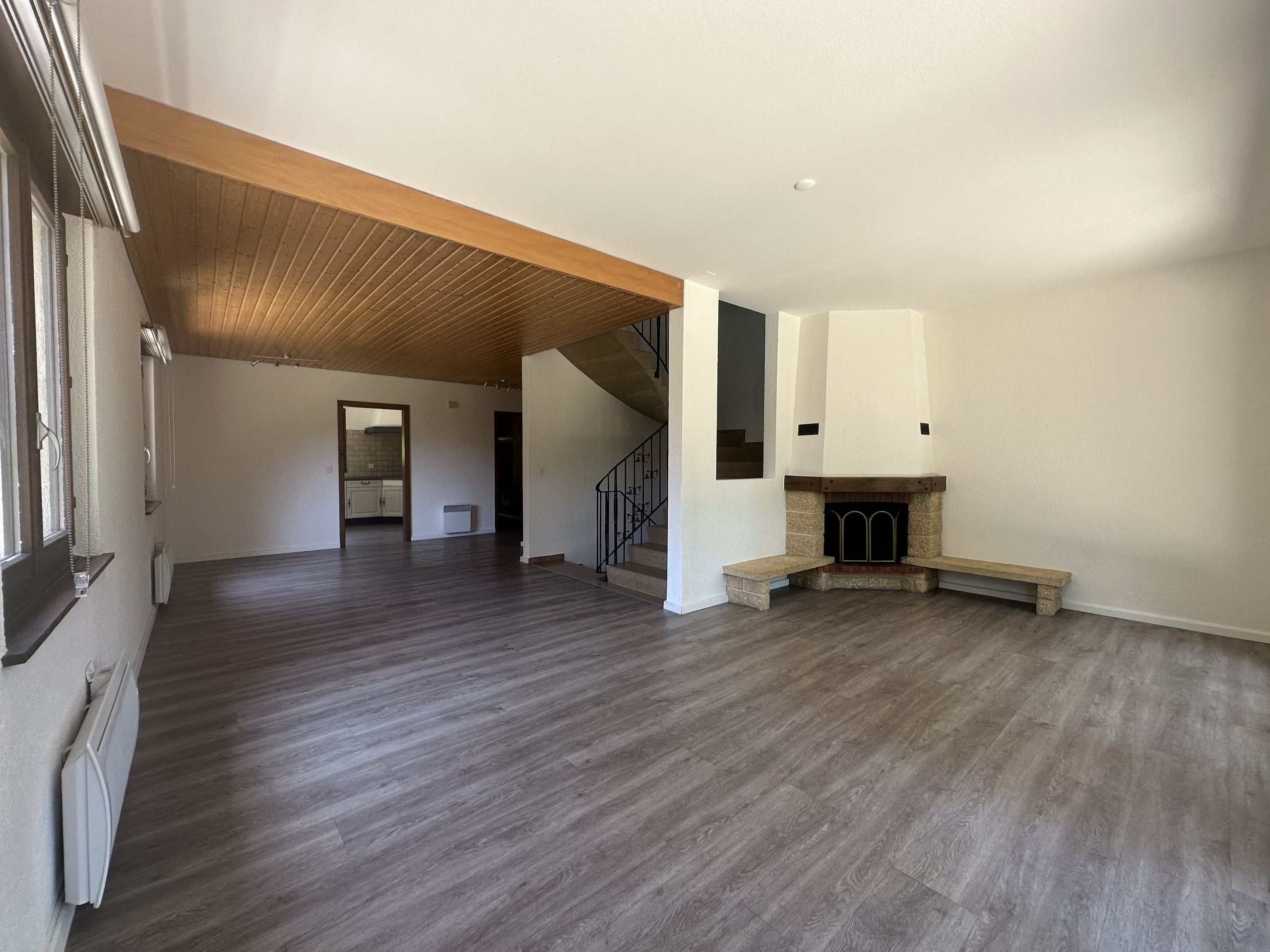 Interior view 4