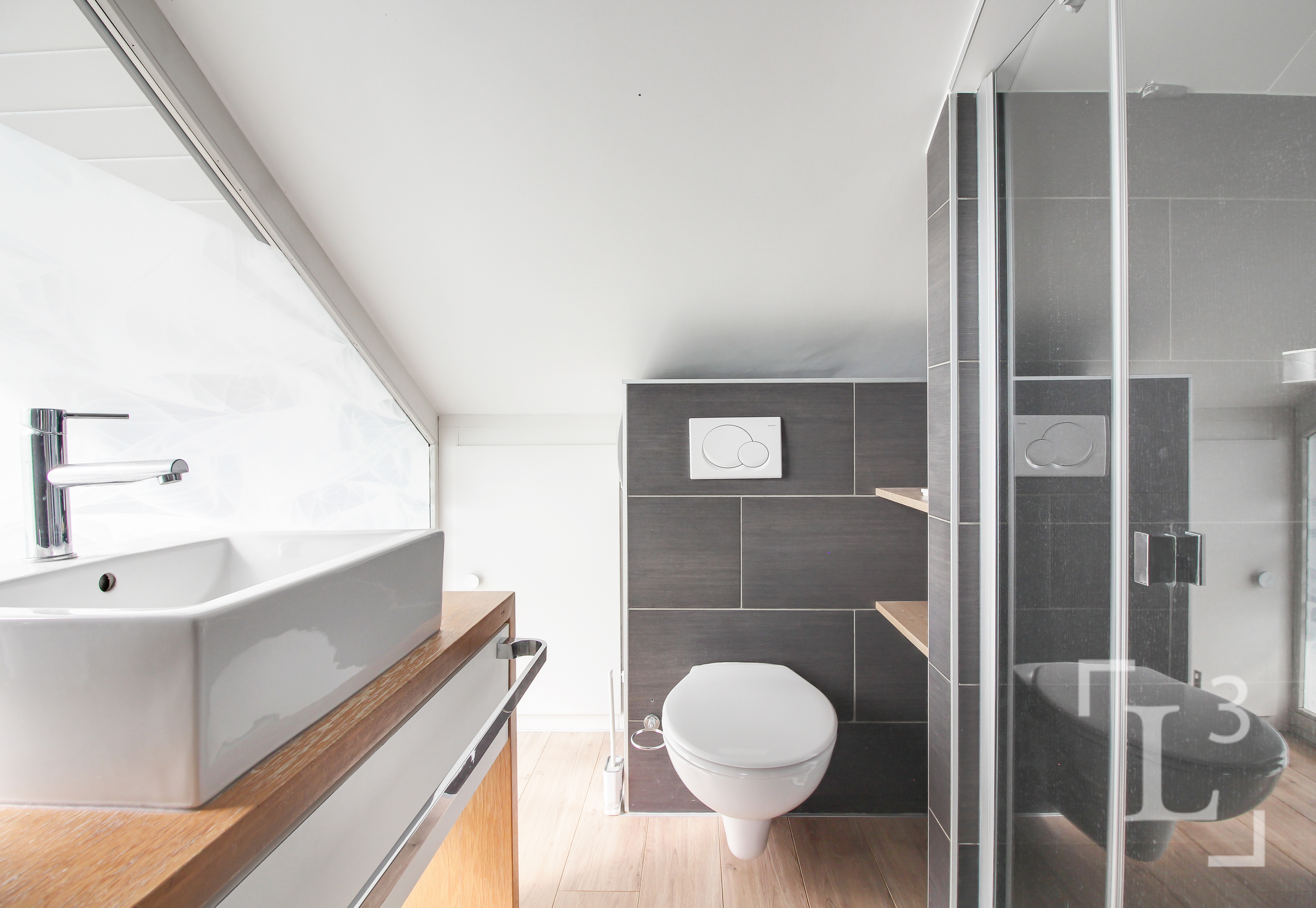 Salle de bain (Suite parentale - combles)