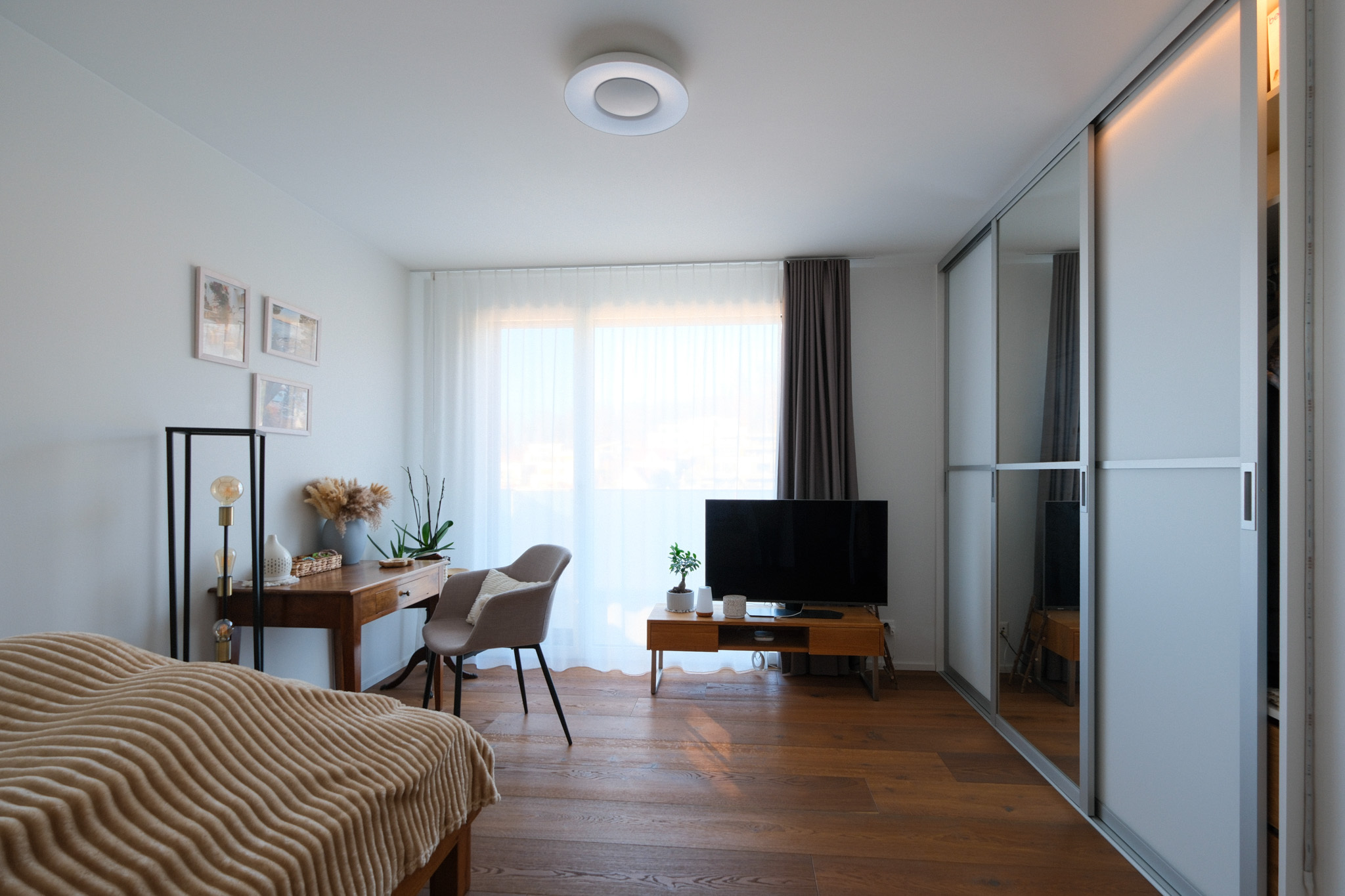 Zimmer mit Einbauschrank