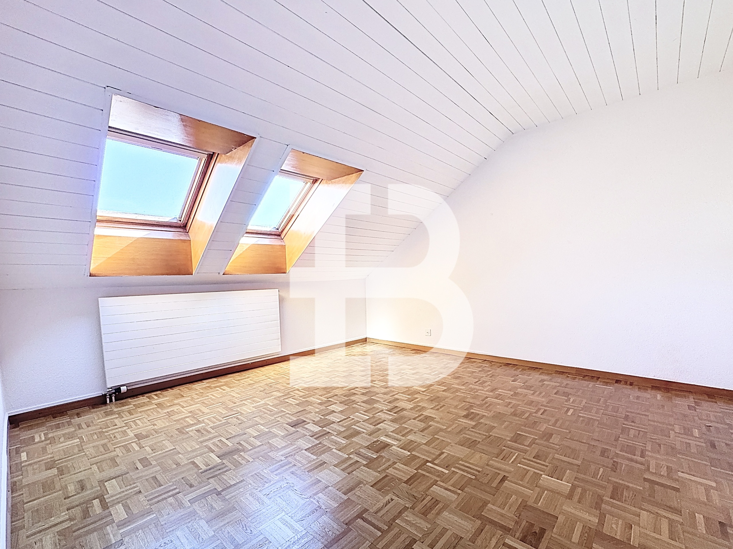 Chambre - salle de bains complète 