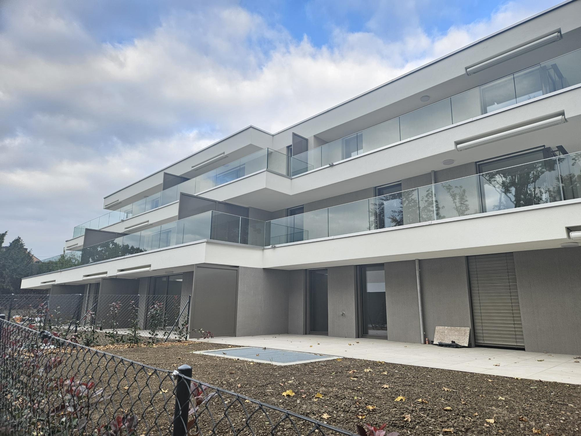 Exterior view 2