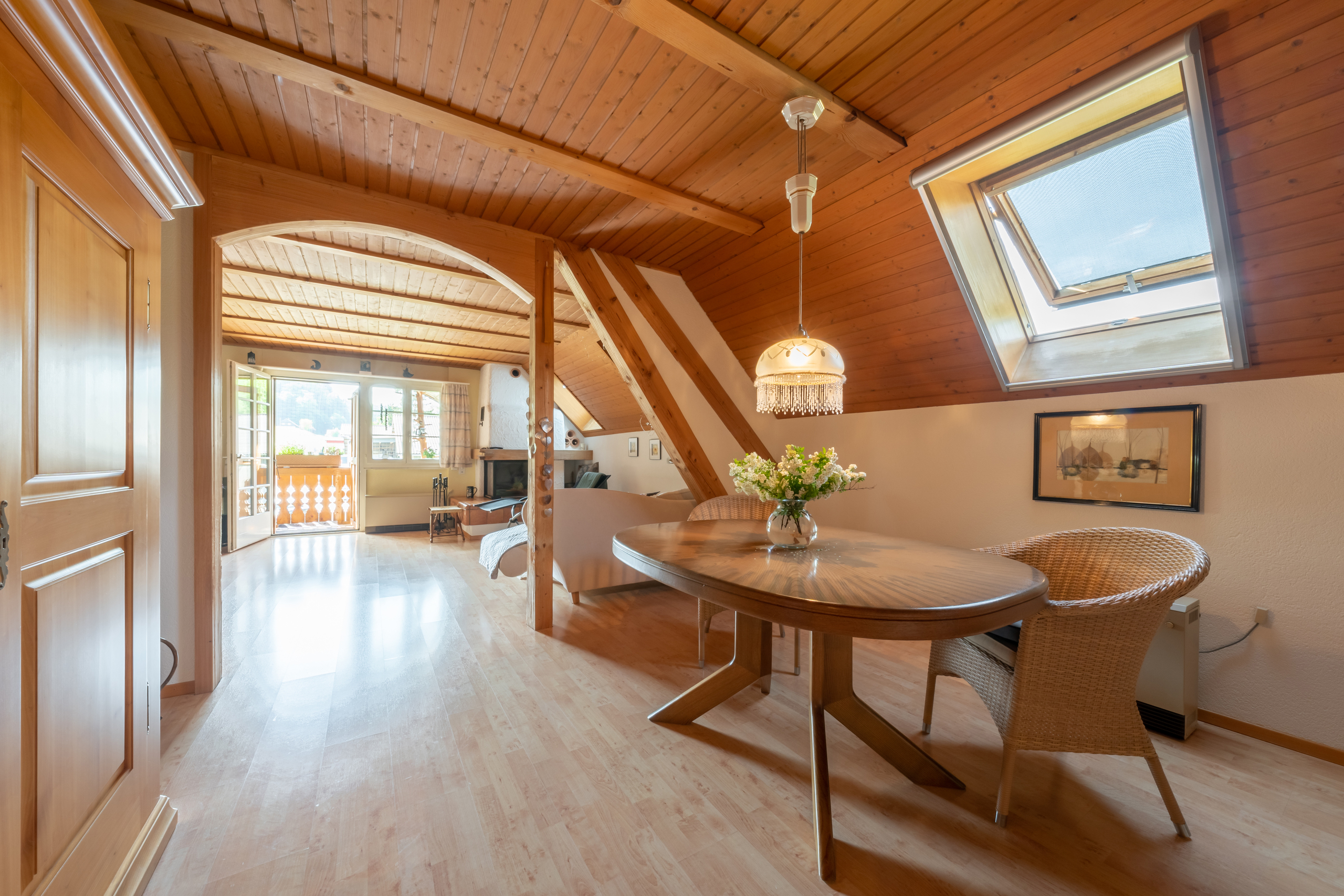 Wohn- und Essbereich der Dachwohnung