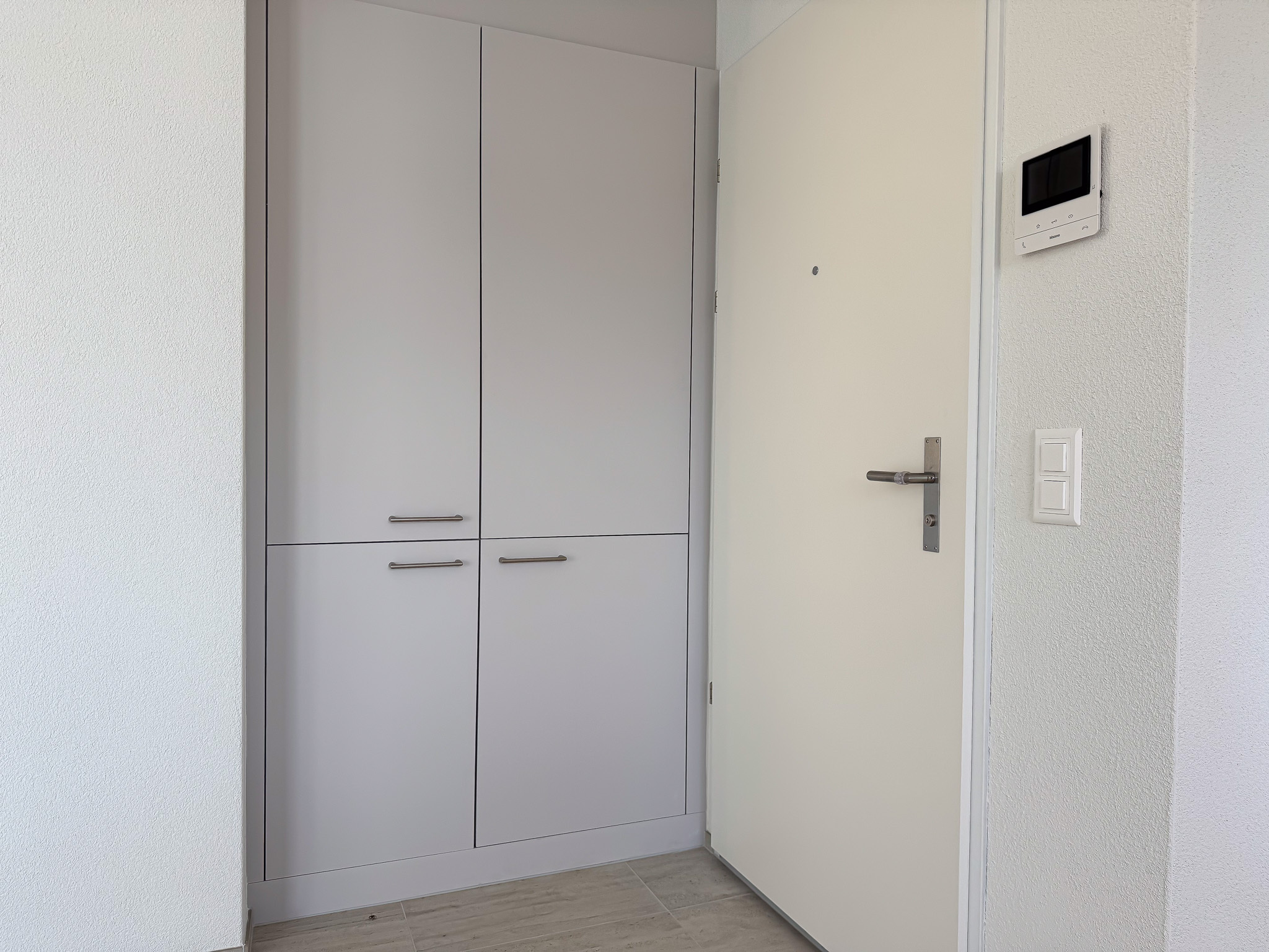 Entrée mit Einbauschrank (Garderobe) Entrée mit Einbauschrank (Garderobe)