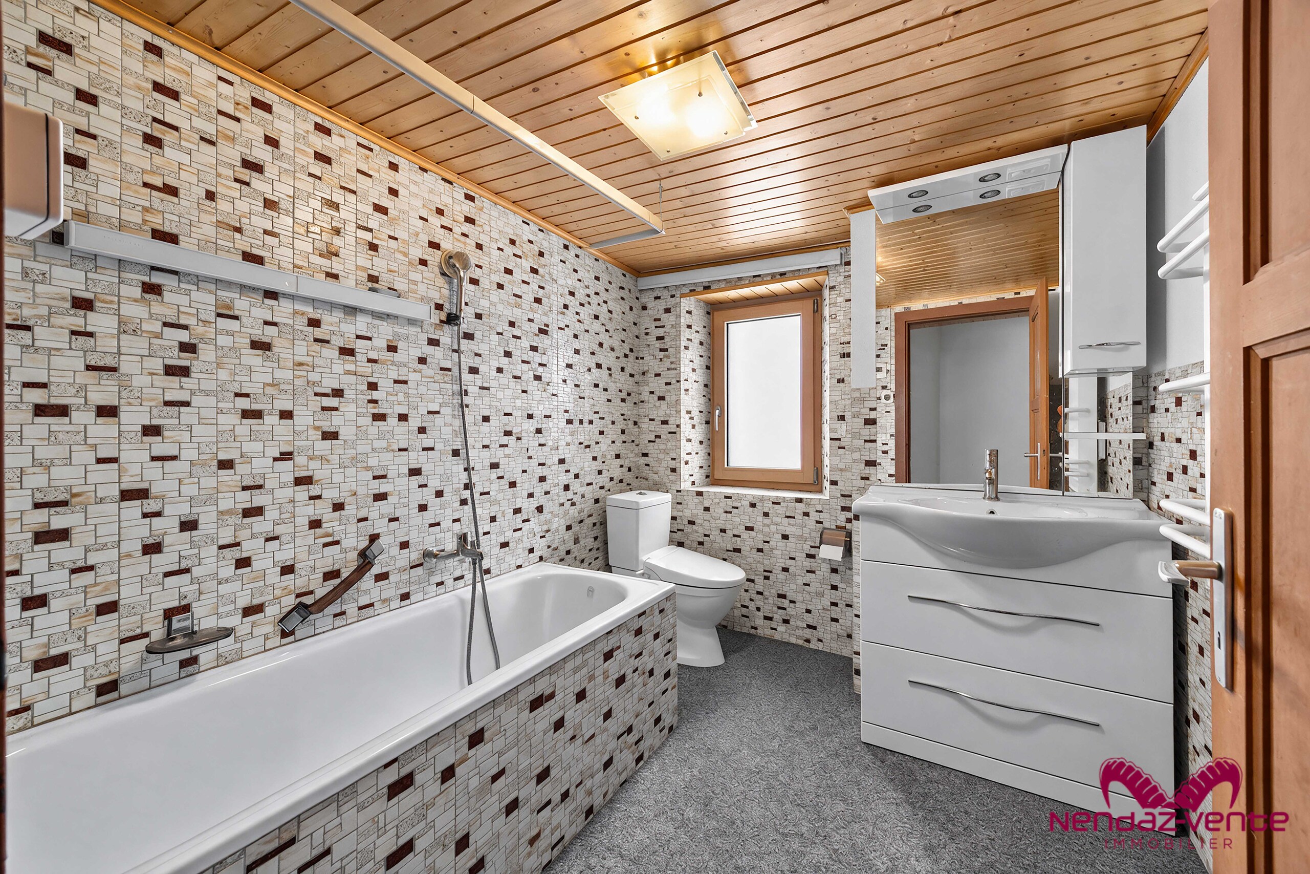 Interior view 6